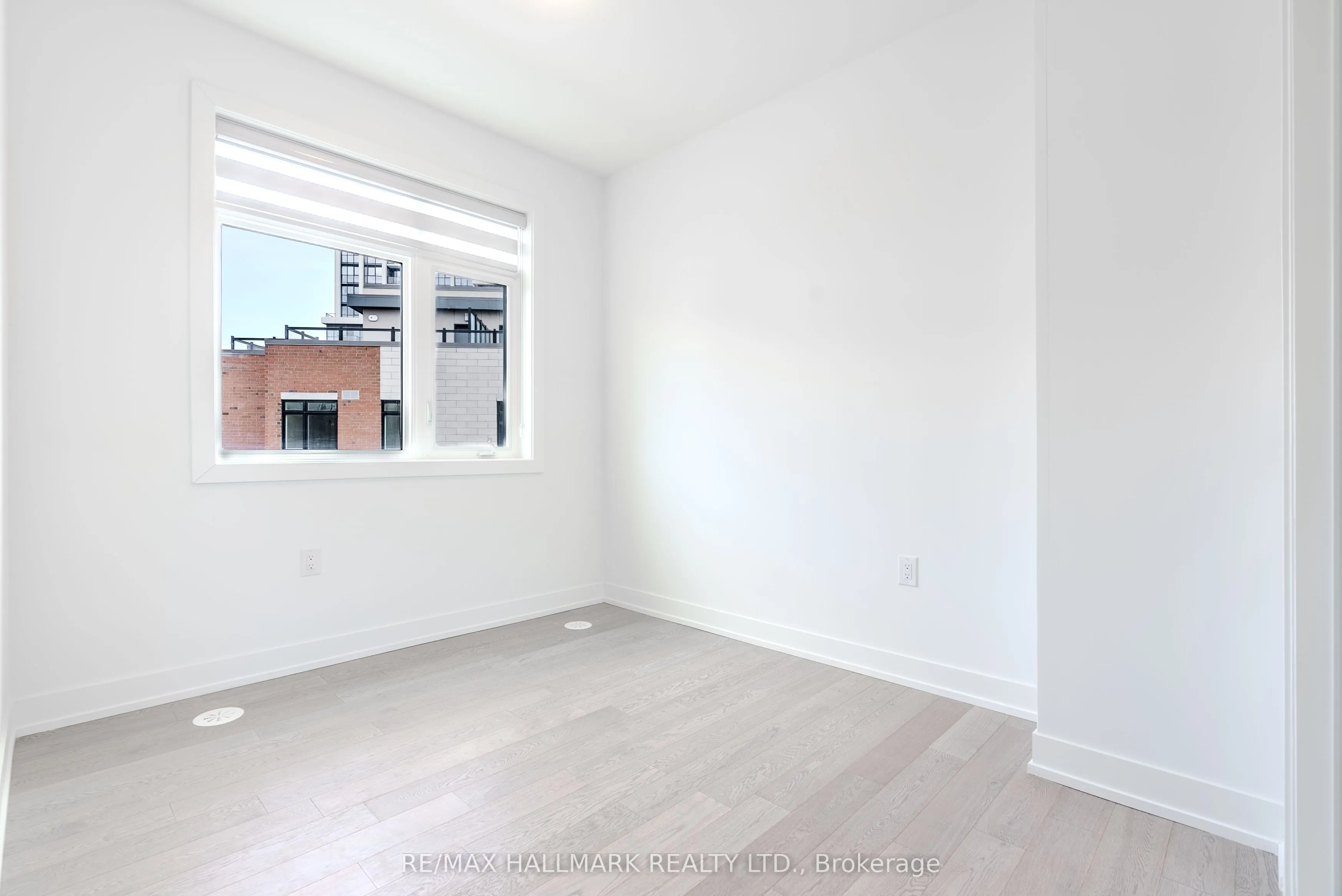 1085 Douglas Mccurdy Common, #216