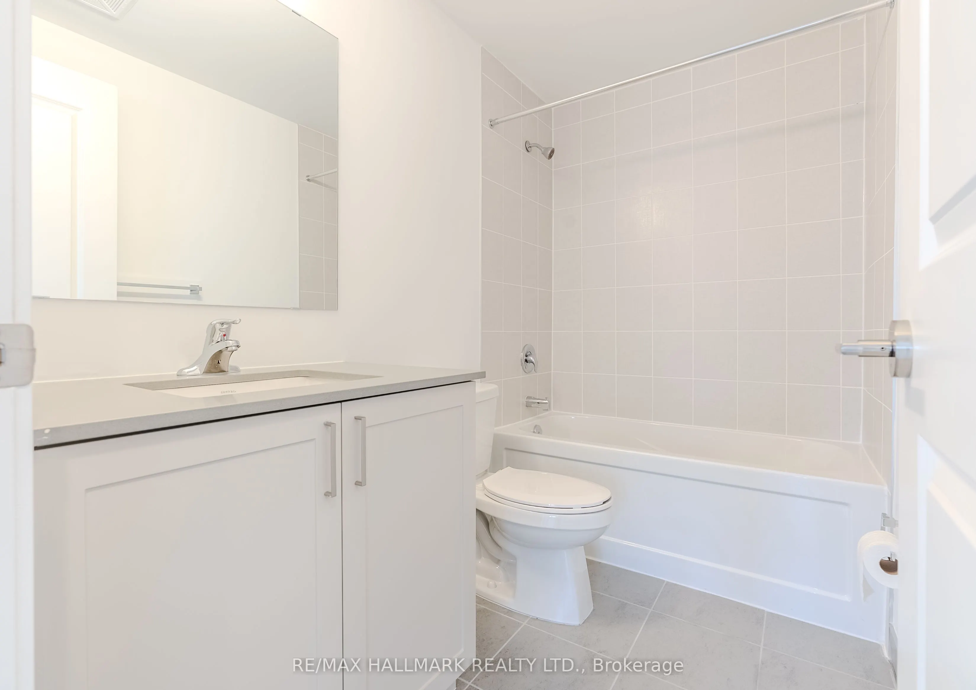 1085 Douglas Mccurdy Common, #216