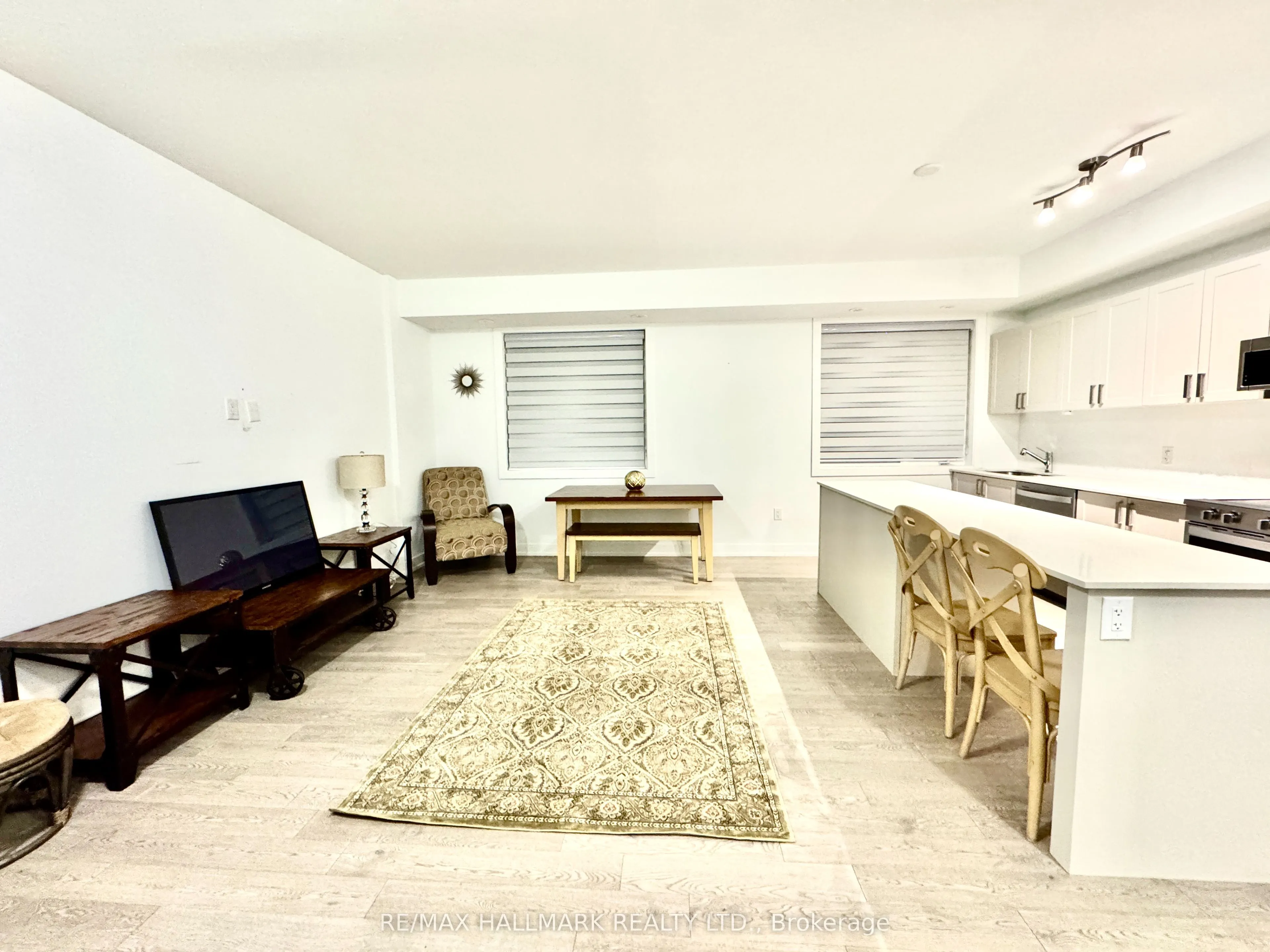 1085 Douglas Mccurdy Common, #216