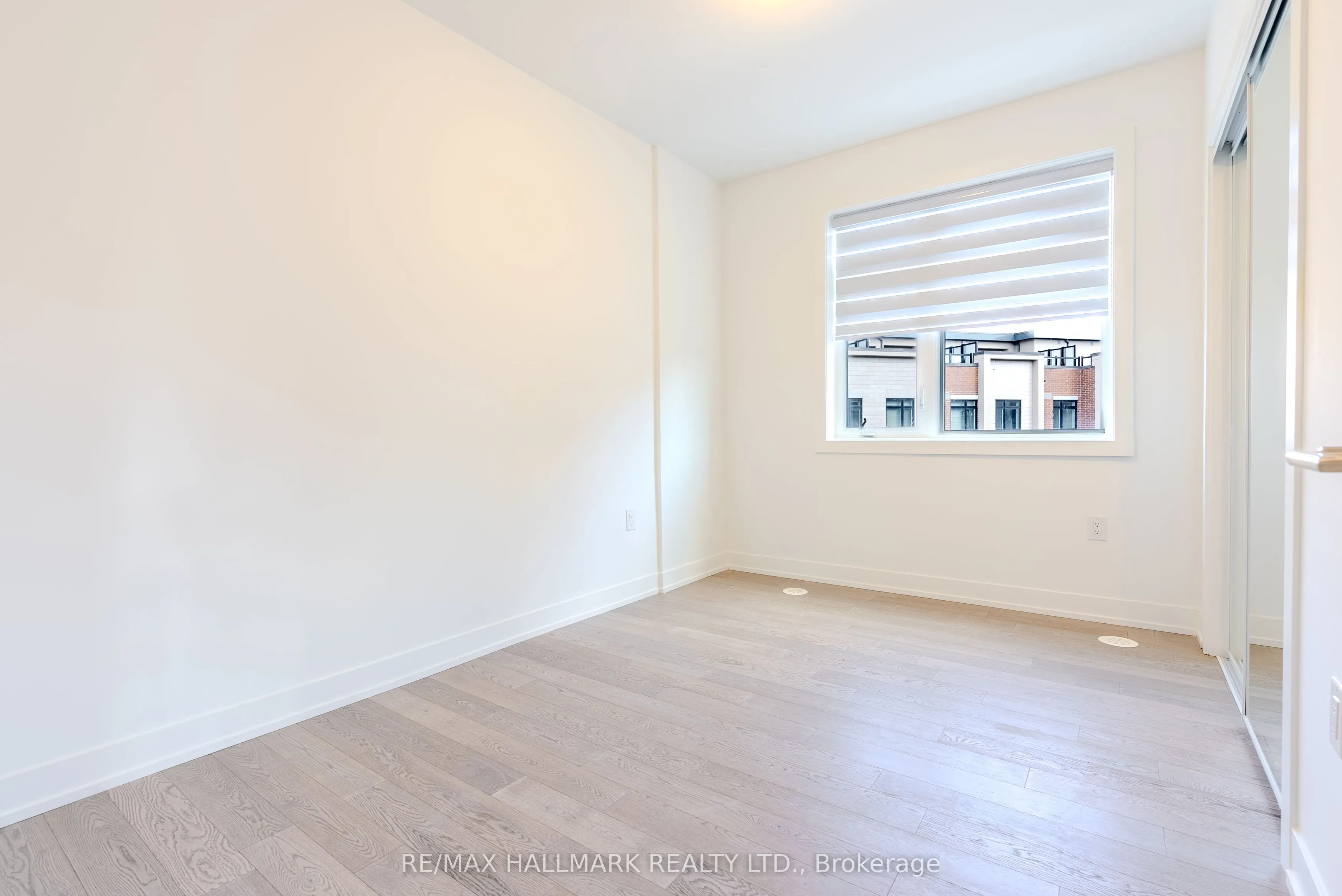 1085 Douglas Mccurdy Common, #216