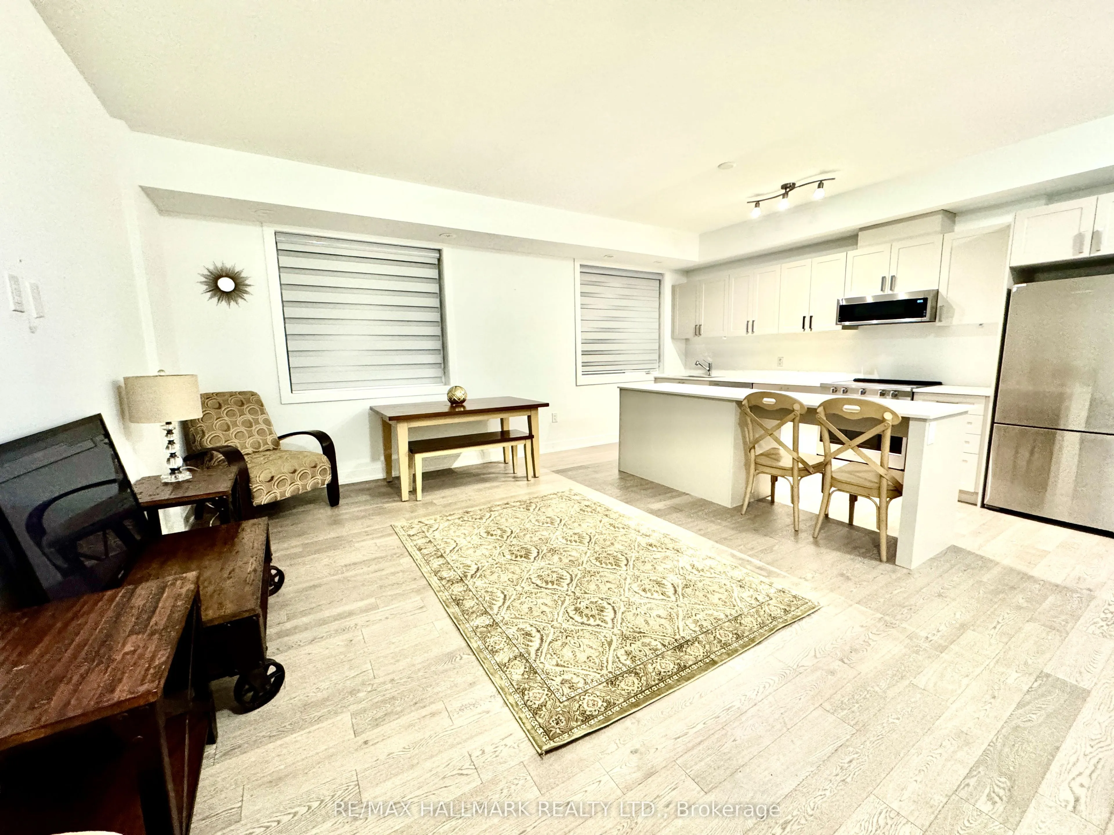 1085 Douglas Mccurdy Common, #216