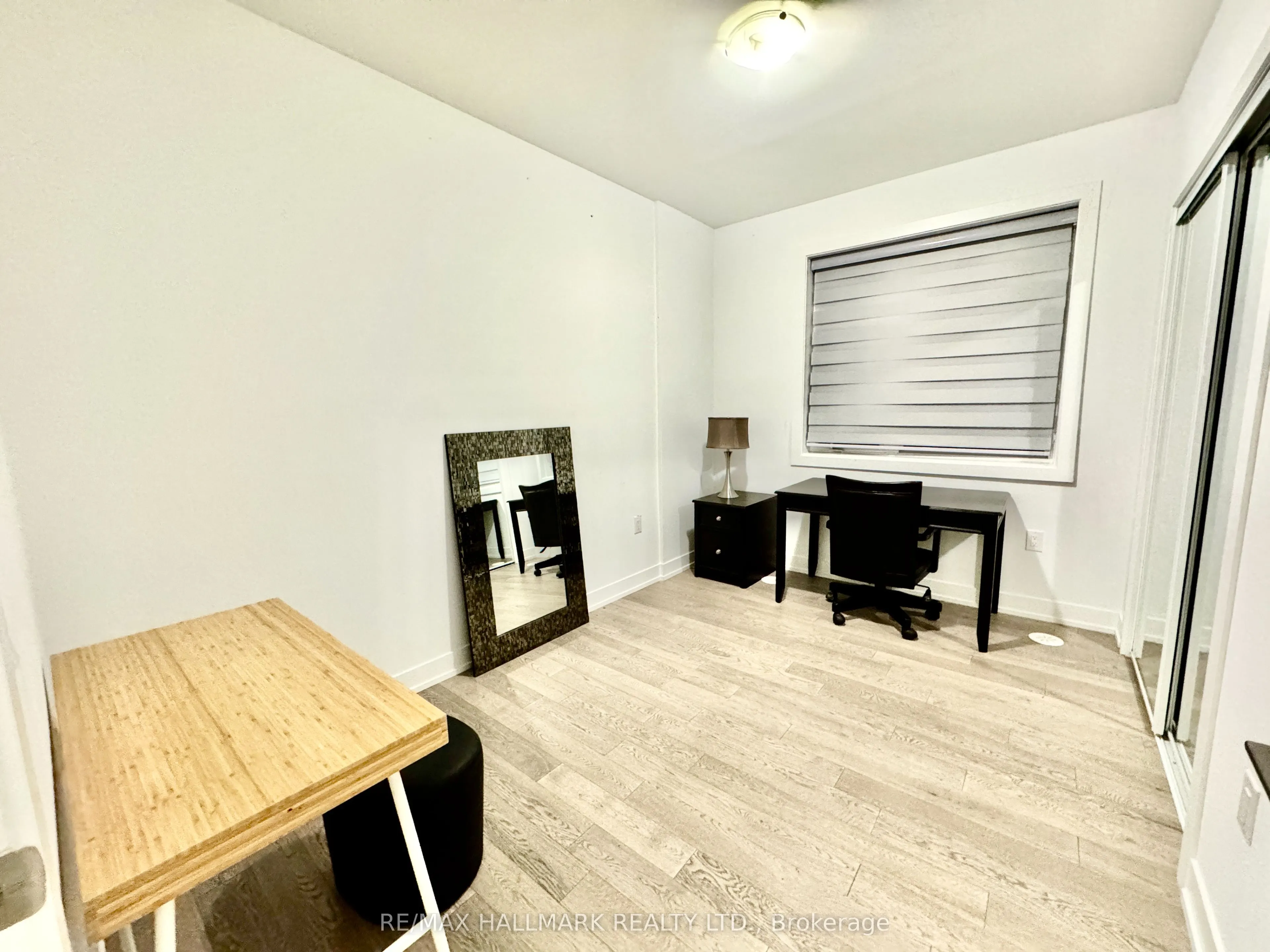1085 Douglas Mccurdy Common, #216