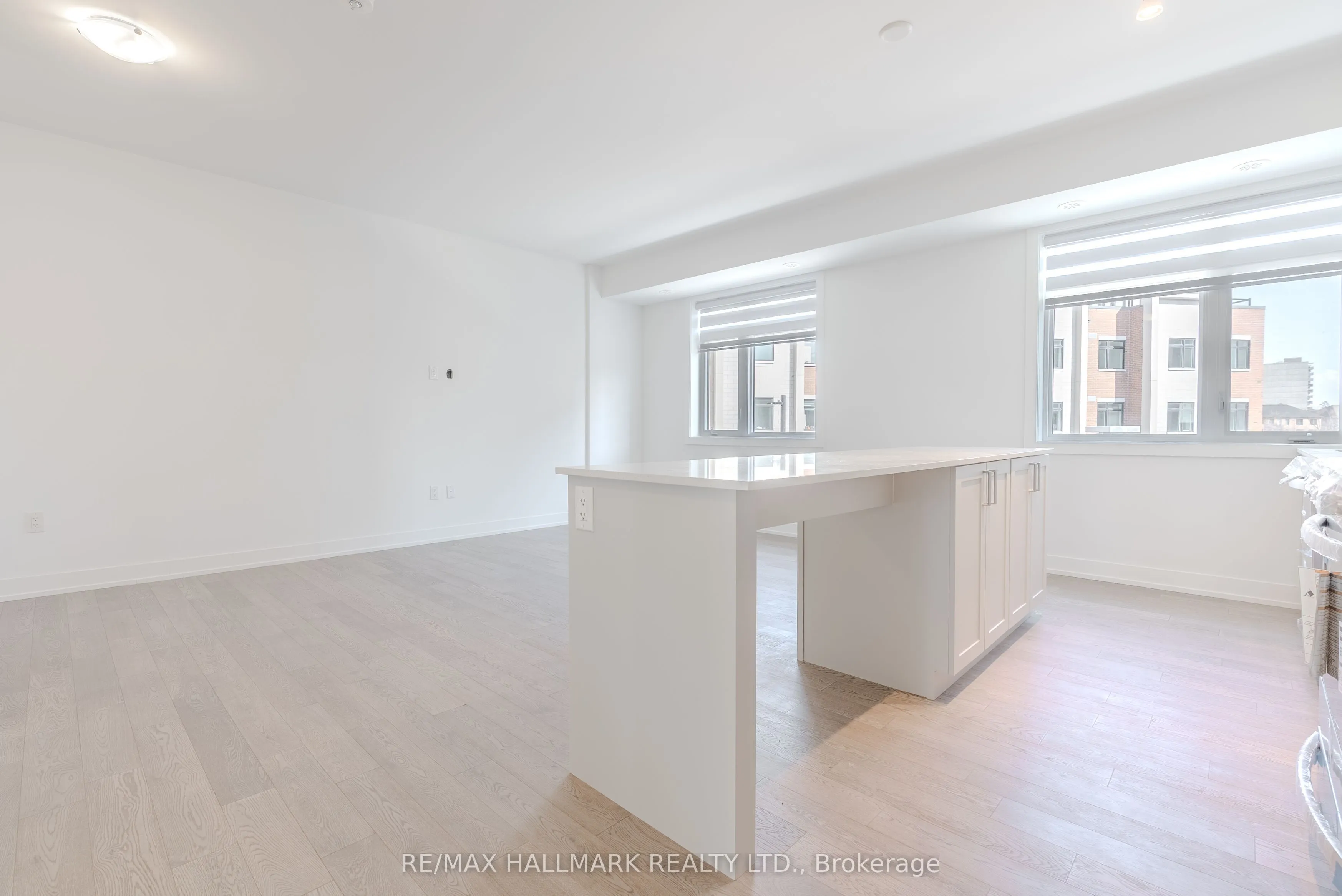 1085 Douglas Mccurdy Common, #216