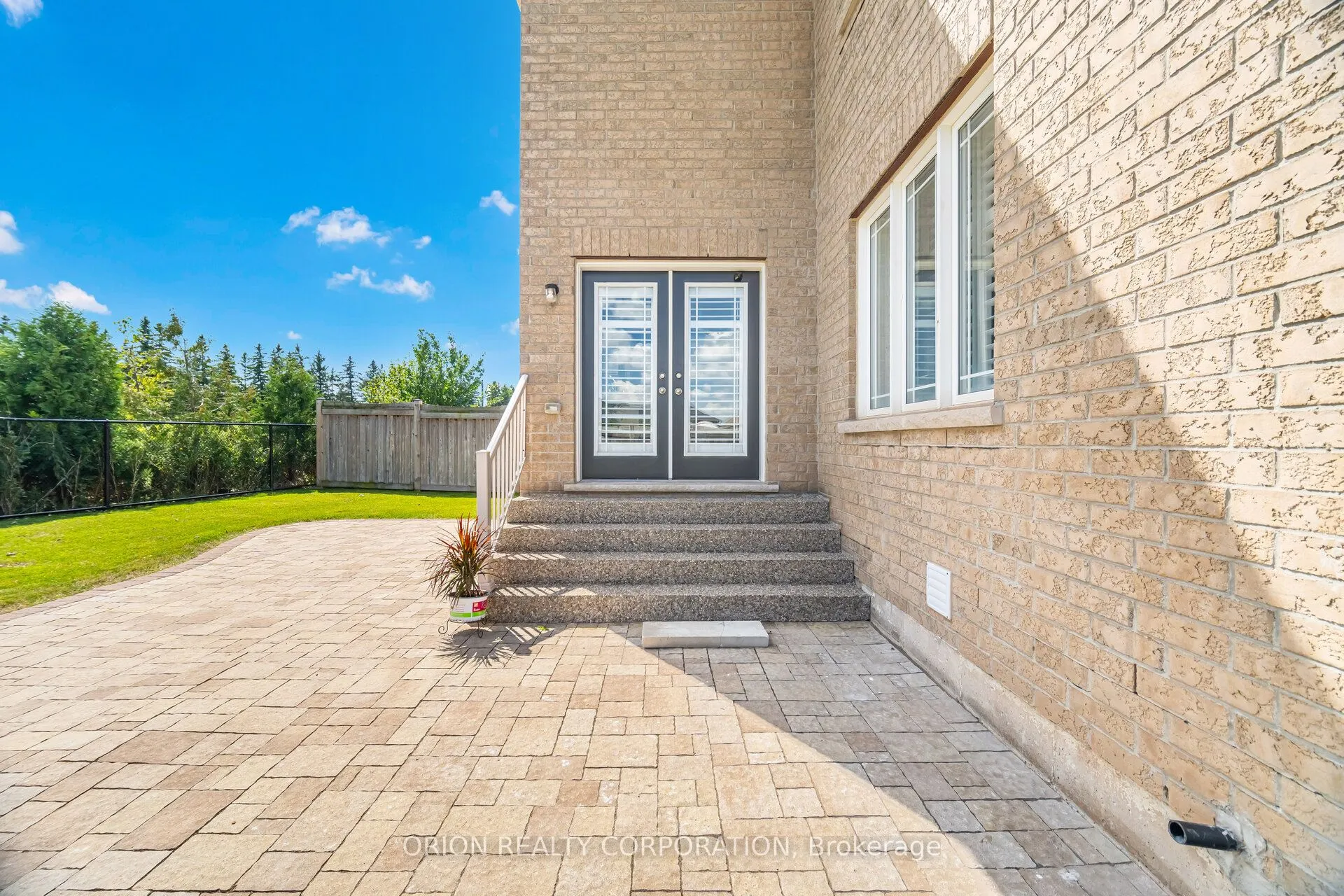 802 Miltonbrook Crescent