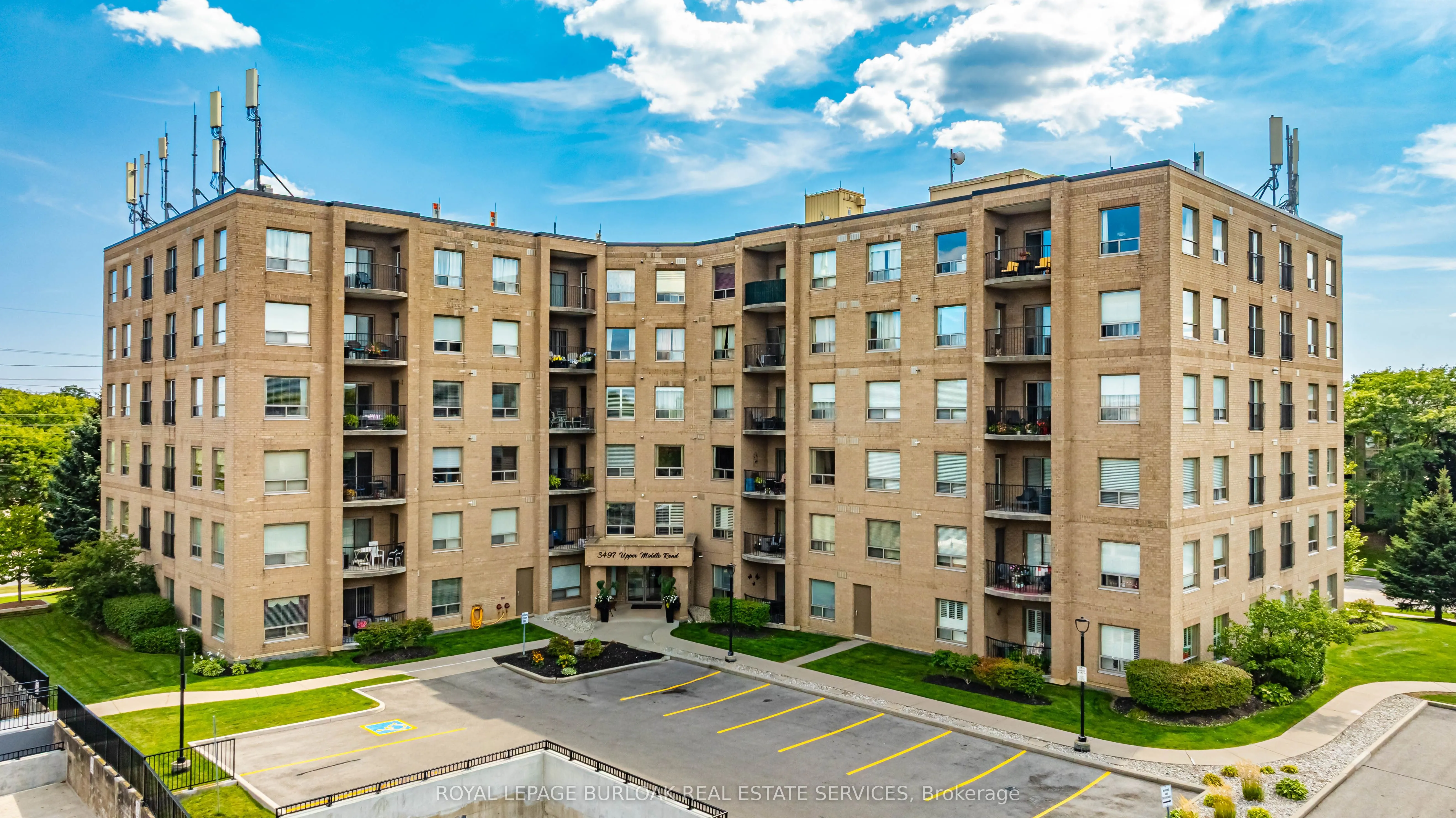 3497 Upper Middle Road, #305