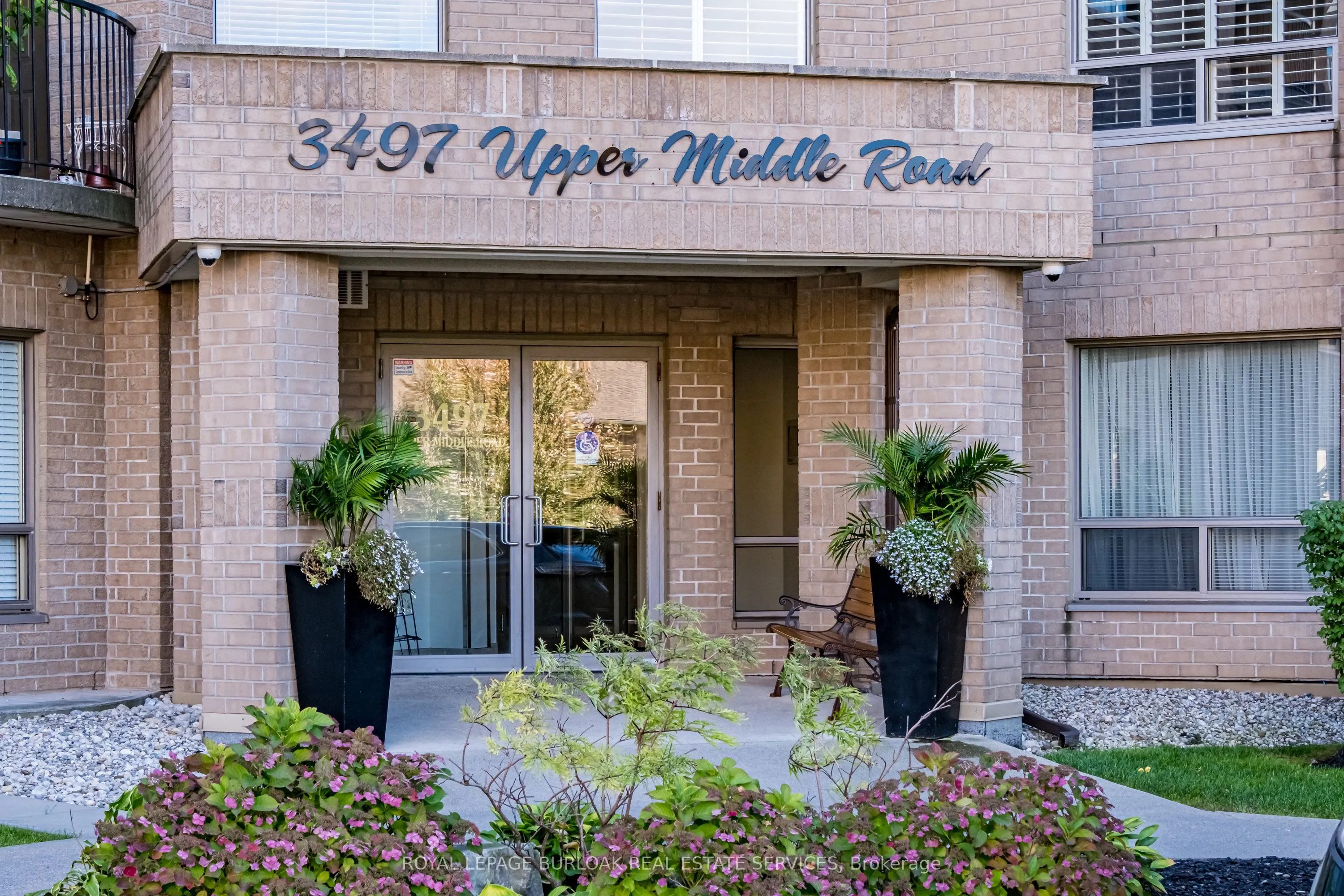 3497 Upper Middle Road, #305