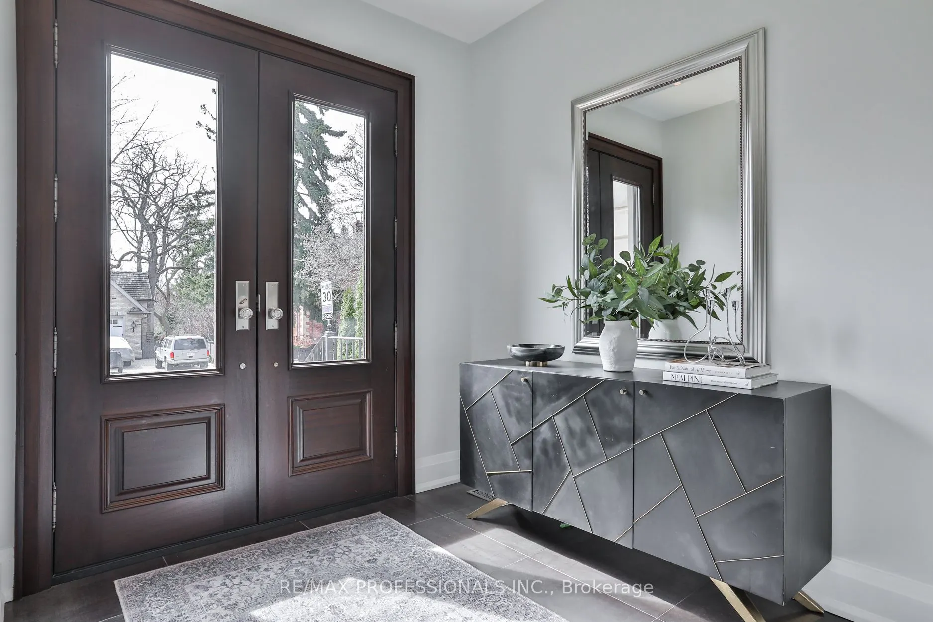 6 Meadowcrest Road