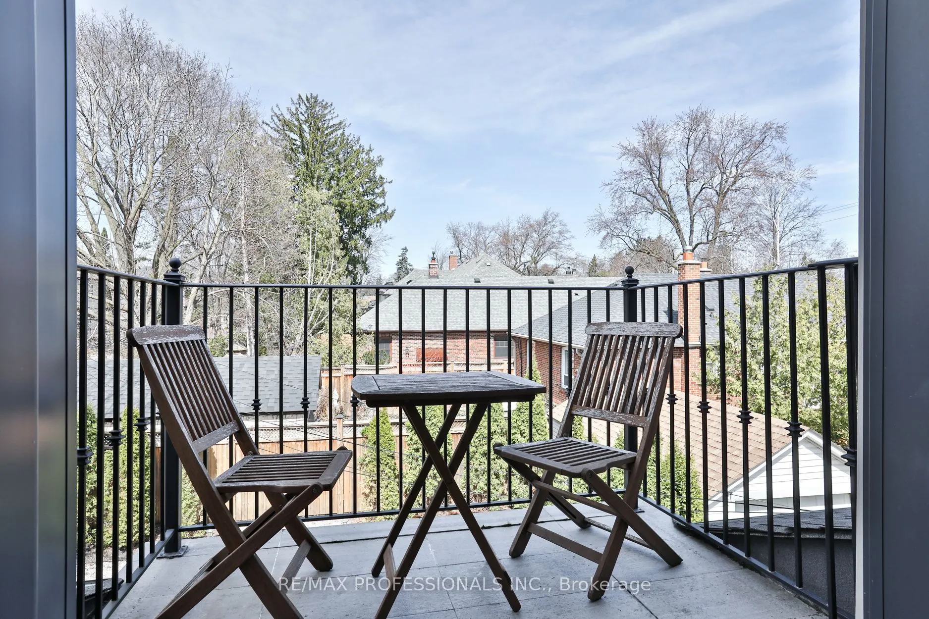 6 Meadowcrest Road