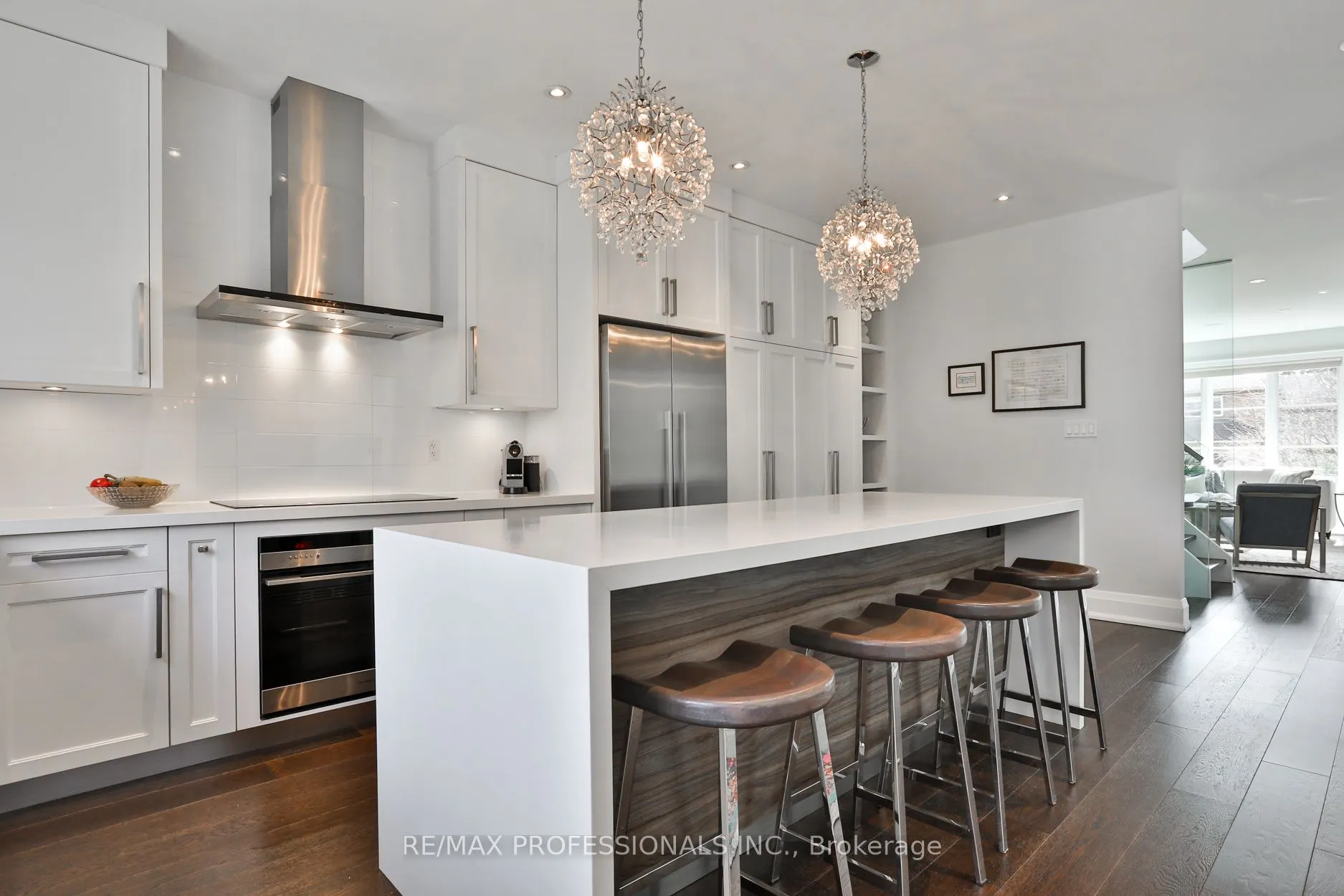 6 Meadowcrest Road