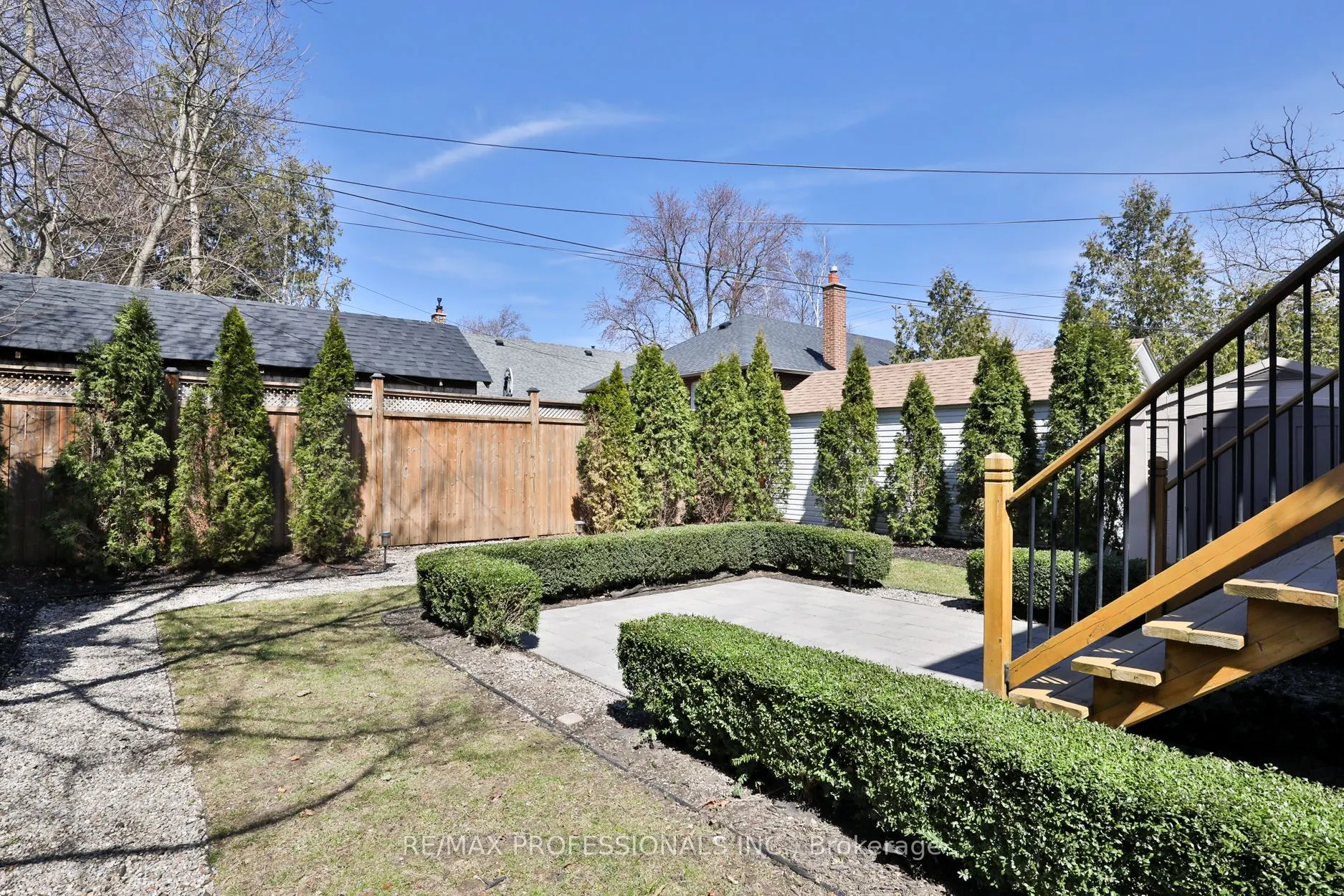 6 Meadowcrest Road