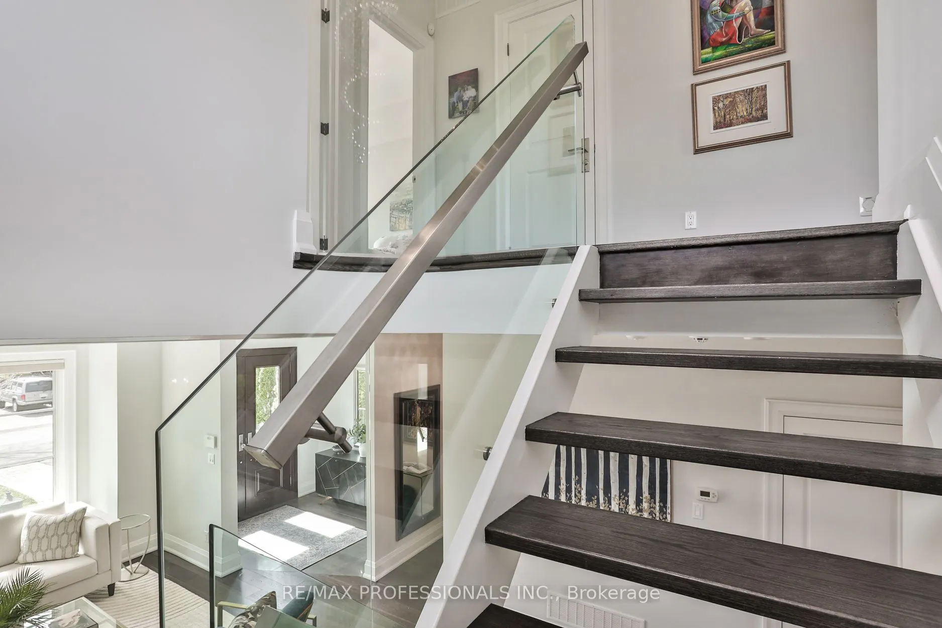 6 Meadowcrest Road