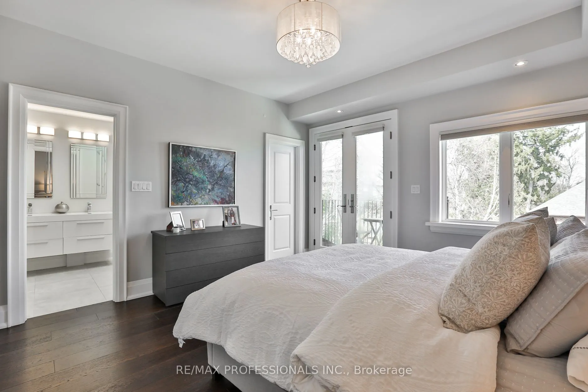 6 Meadowcrest Road