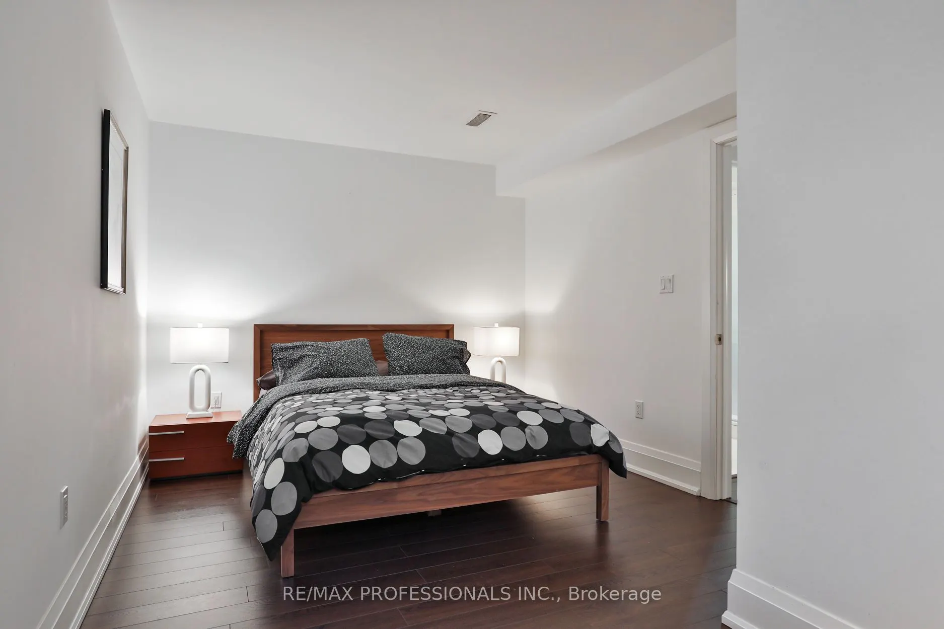 6 Meadowcrest Road