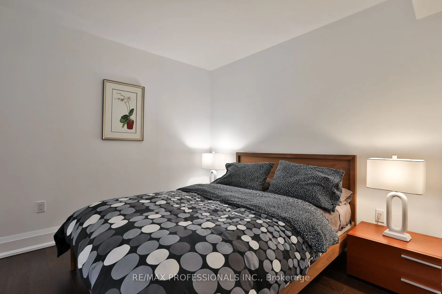 6 Meadowcrest Road