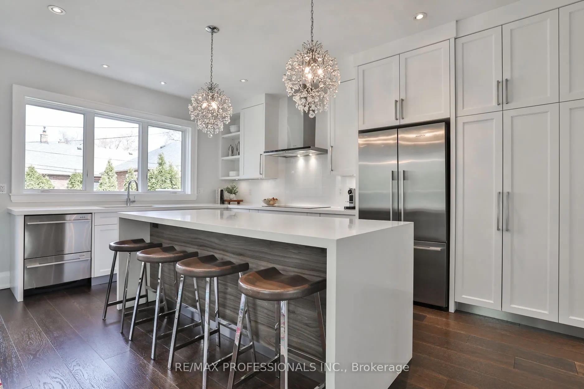 6 Meadowcrest Road