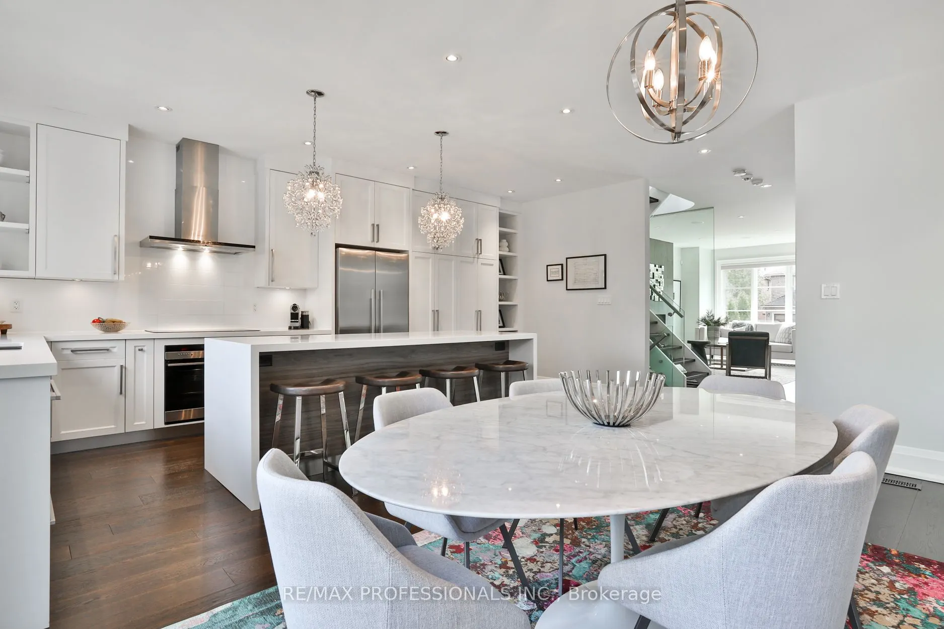 6 Meadowcrest Road