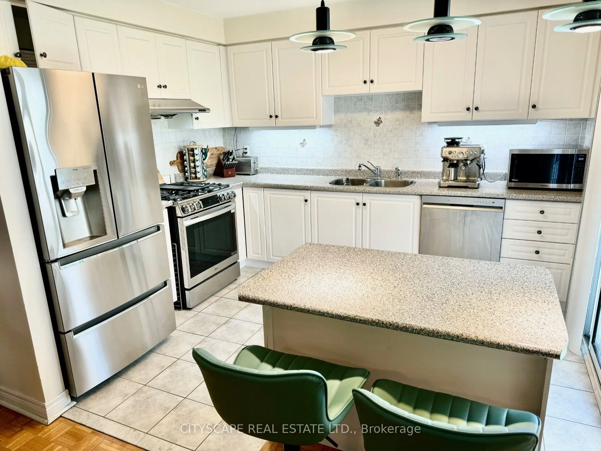 533 Leatherleaf Drive