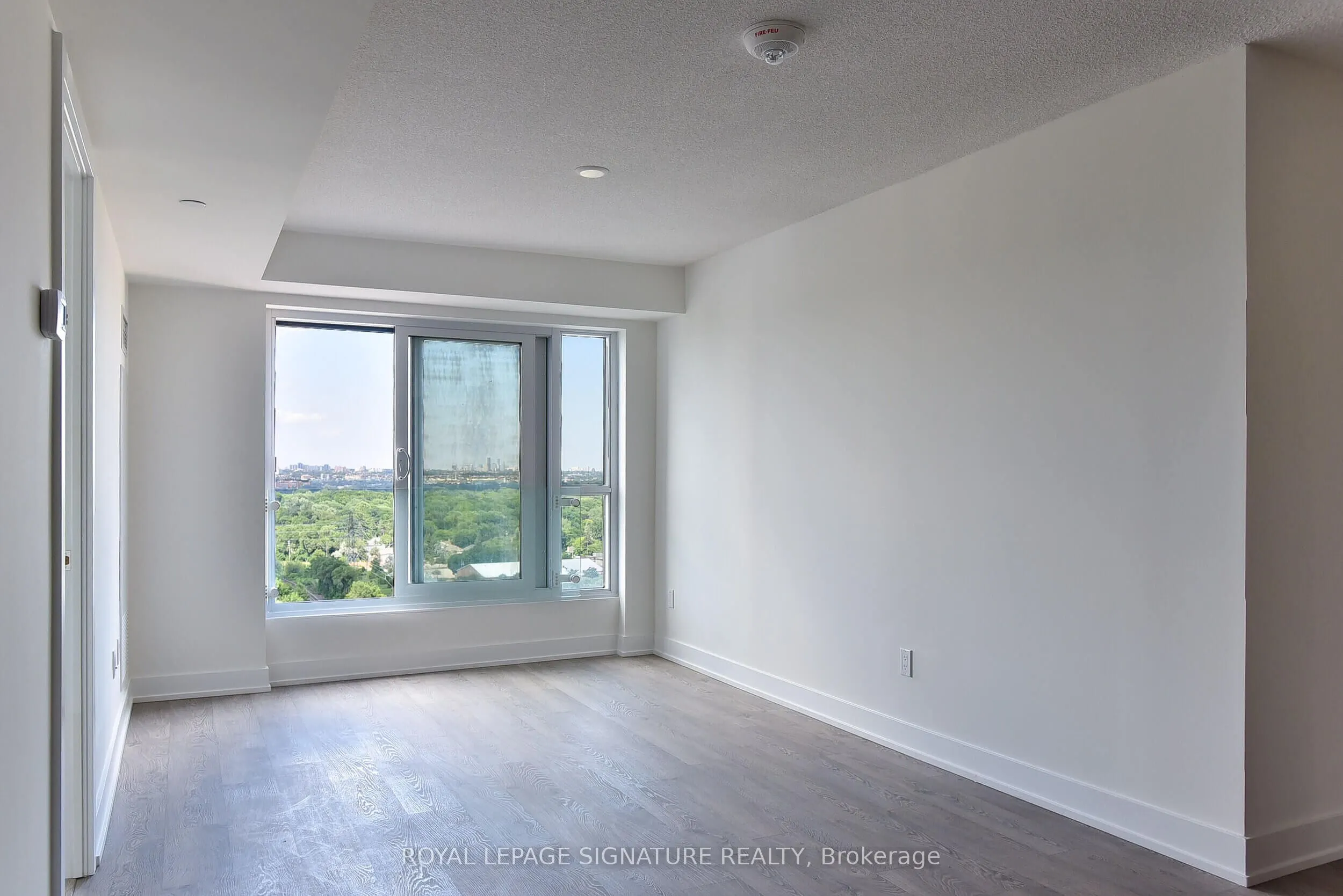 7 Mabelle Avenue, #1806