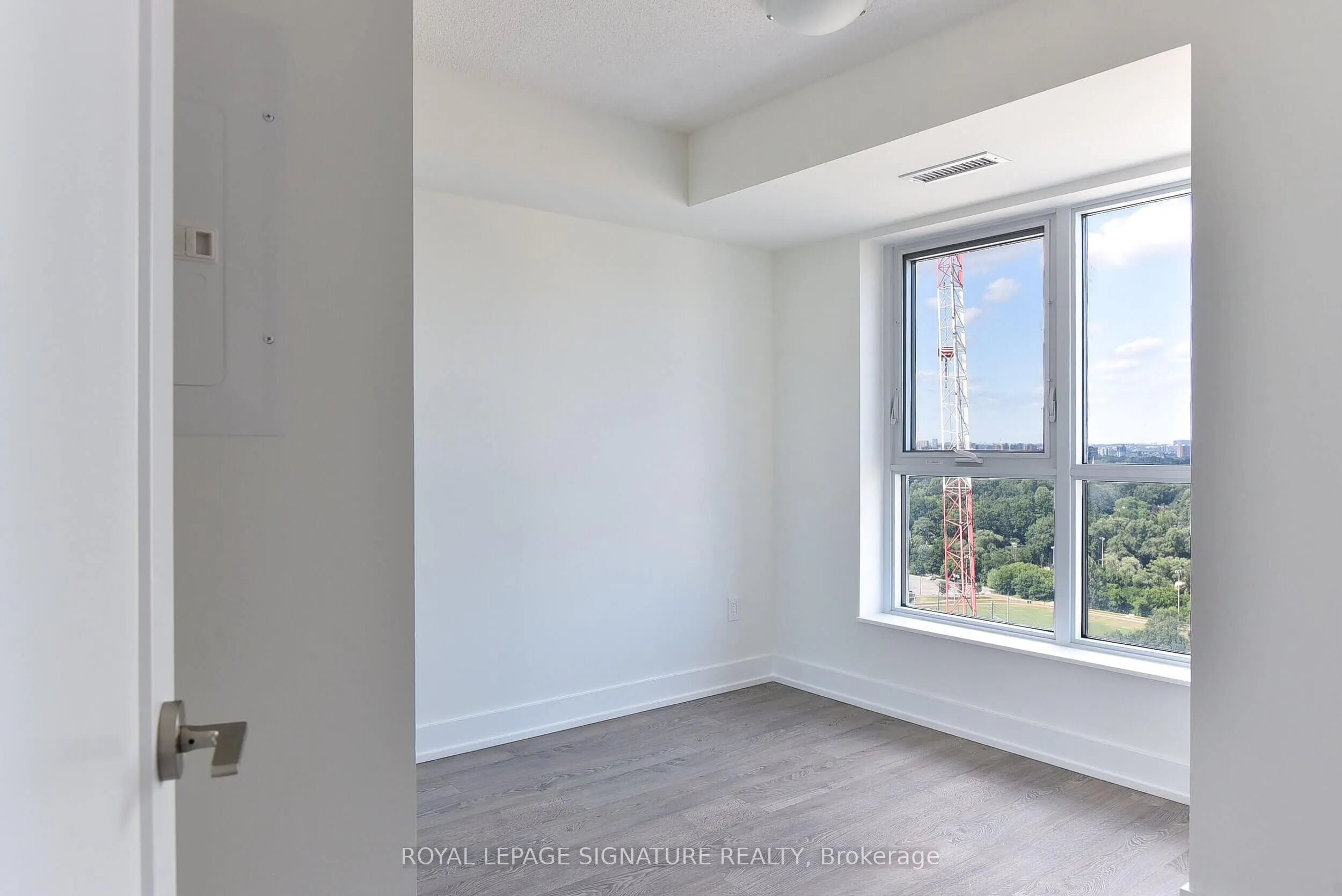 7 Mabelle Avenue, #1806