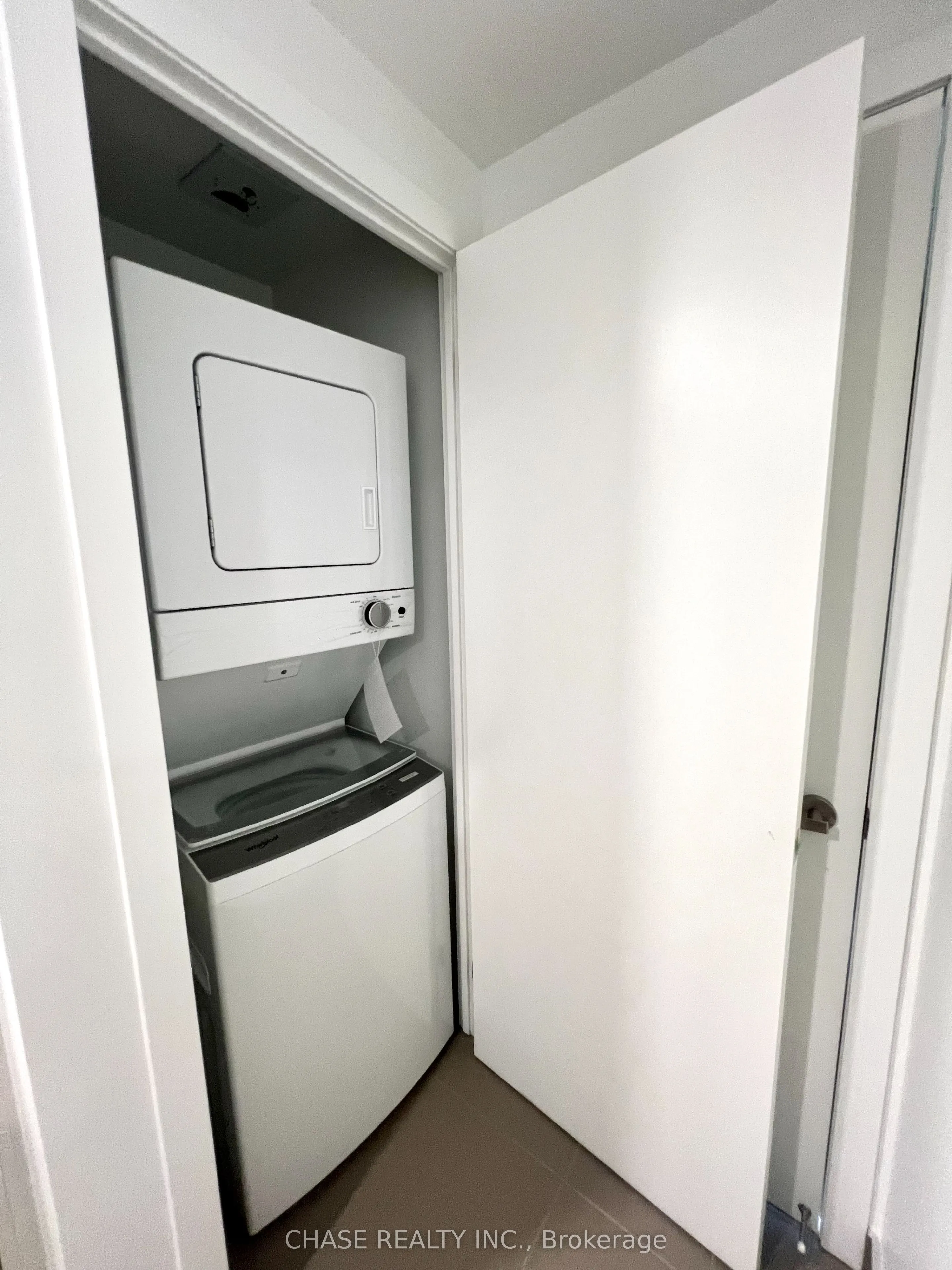 370 Martha Street, #809
