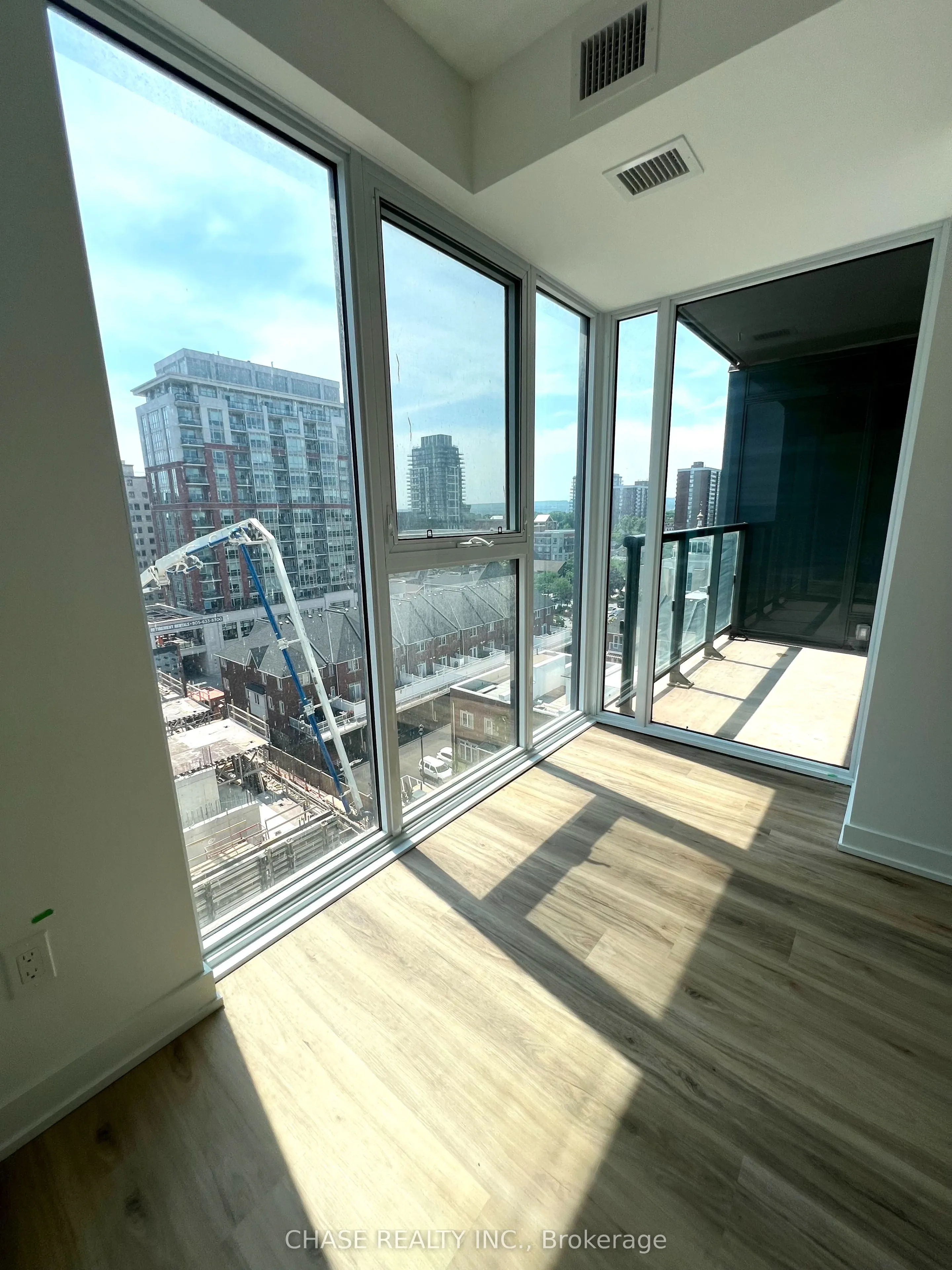 370 Martha Street, #809