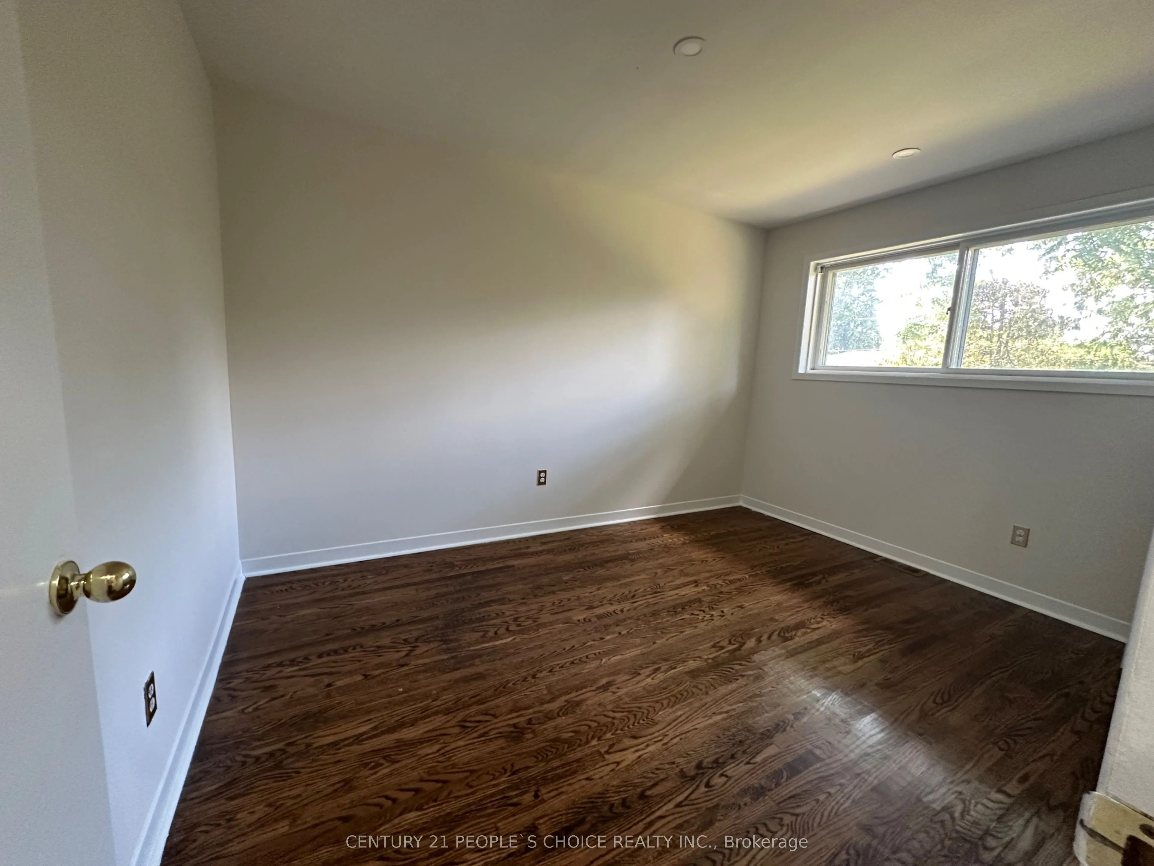 1252 Mont Clair Drive, #Main Floor