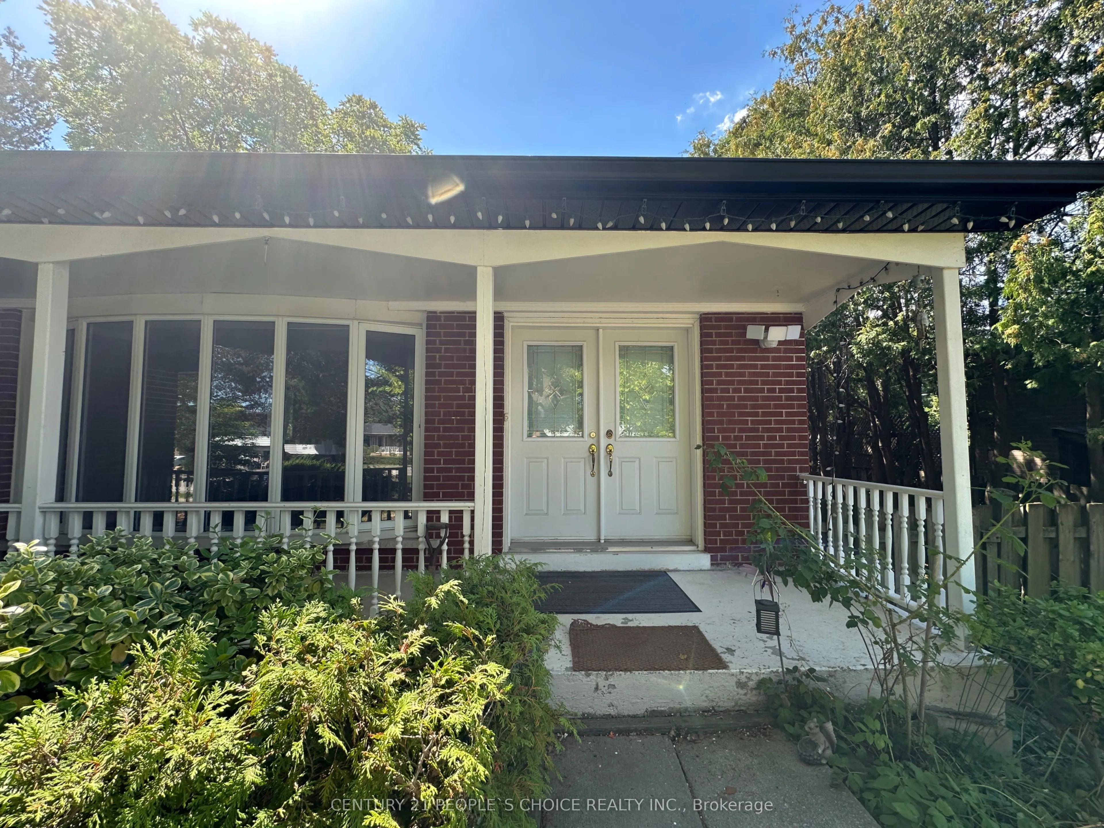 1252 Mont Clair Drive, #Main Floor