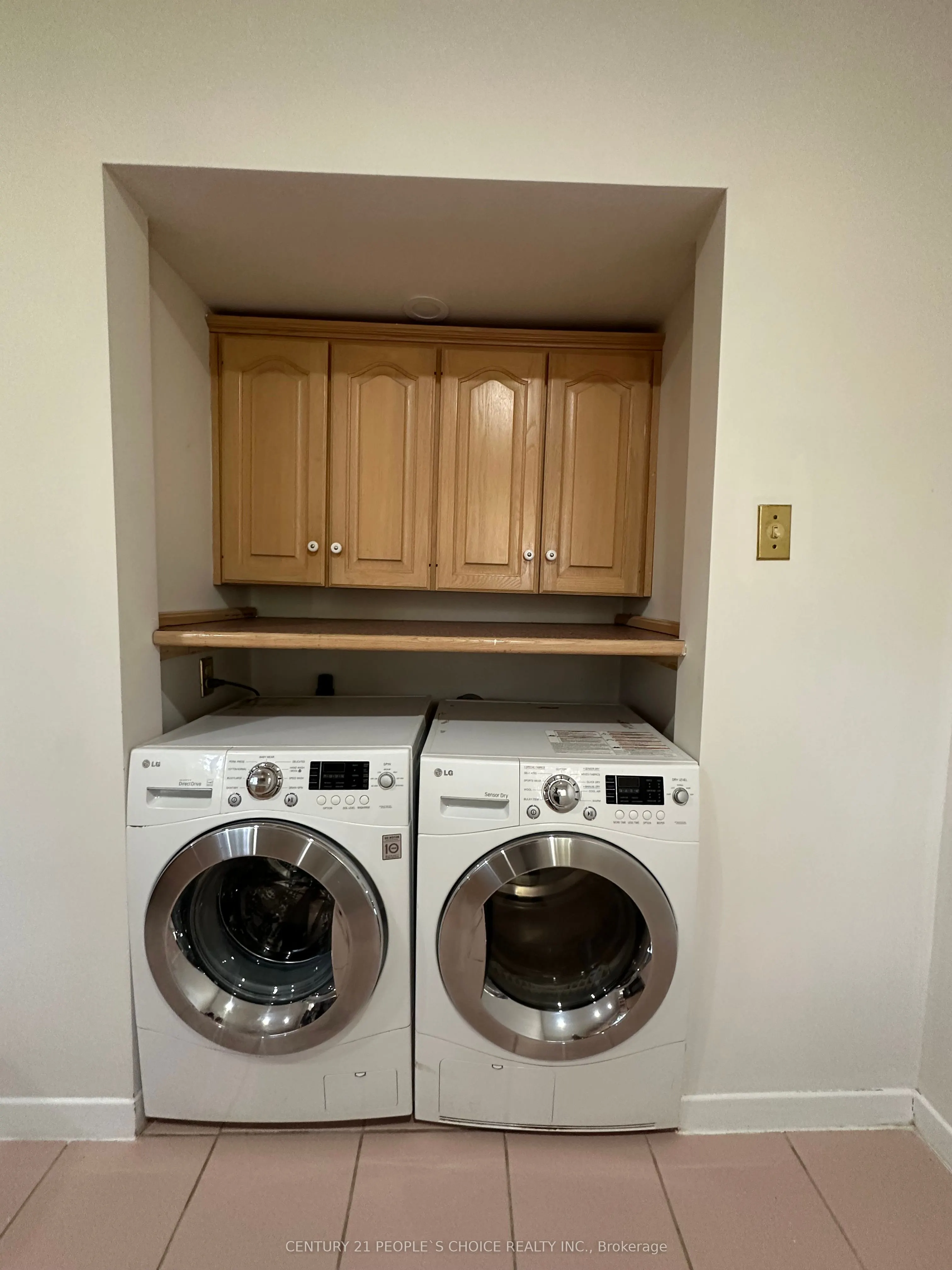 1252 Mont Clair Drive, #Main Floor