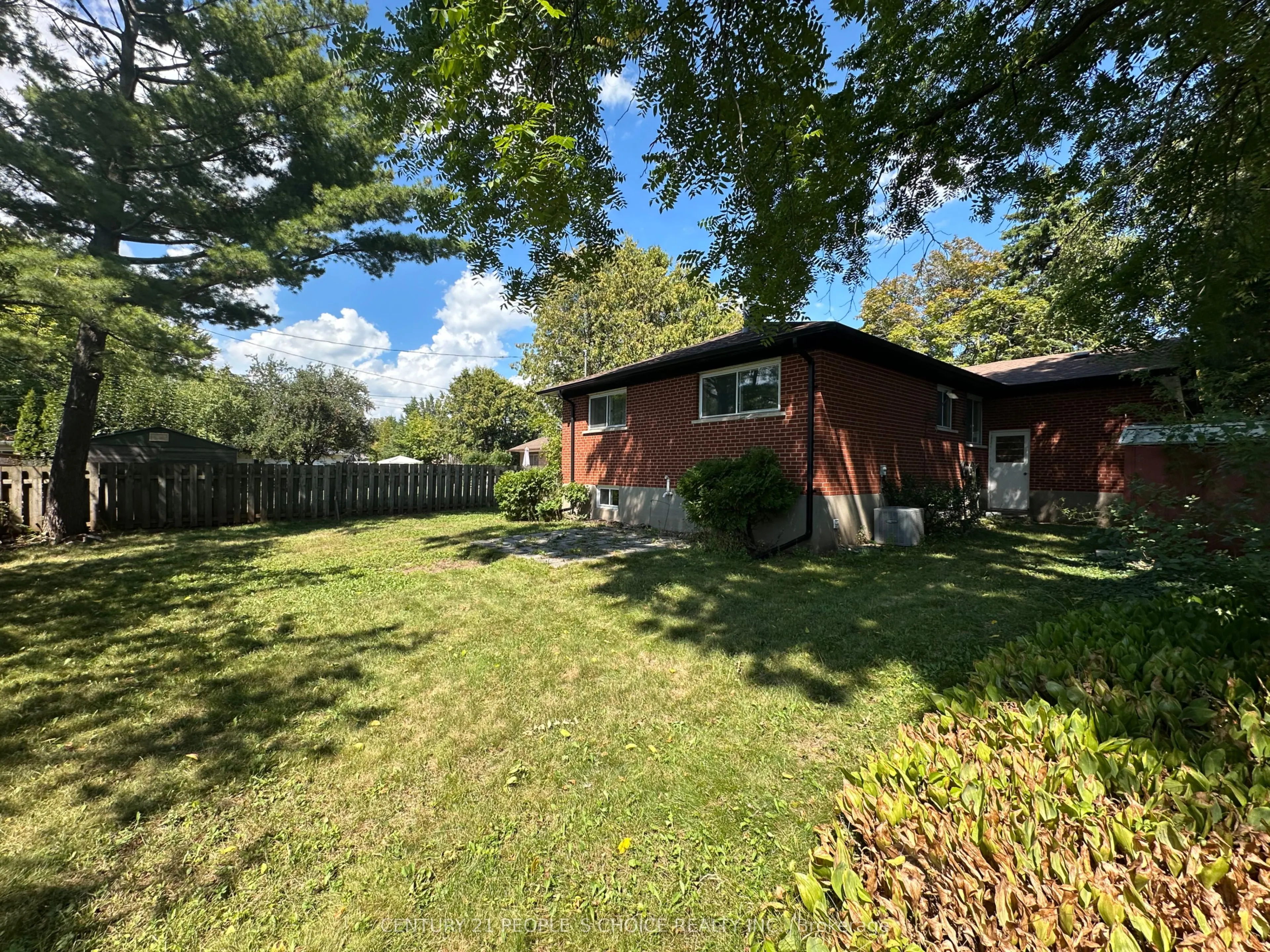 1252 Mont Clair Drive, #Main Floor