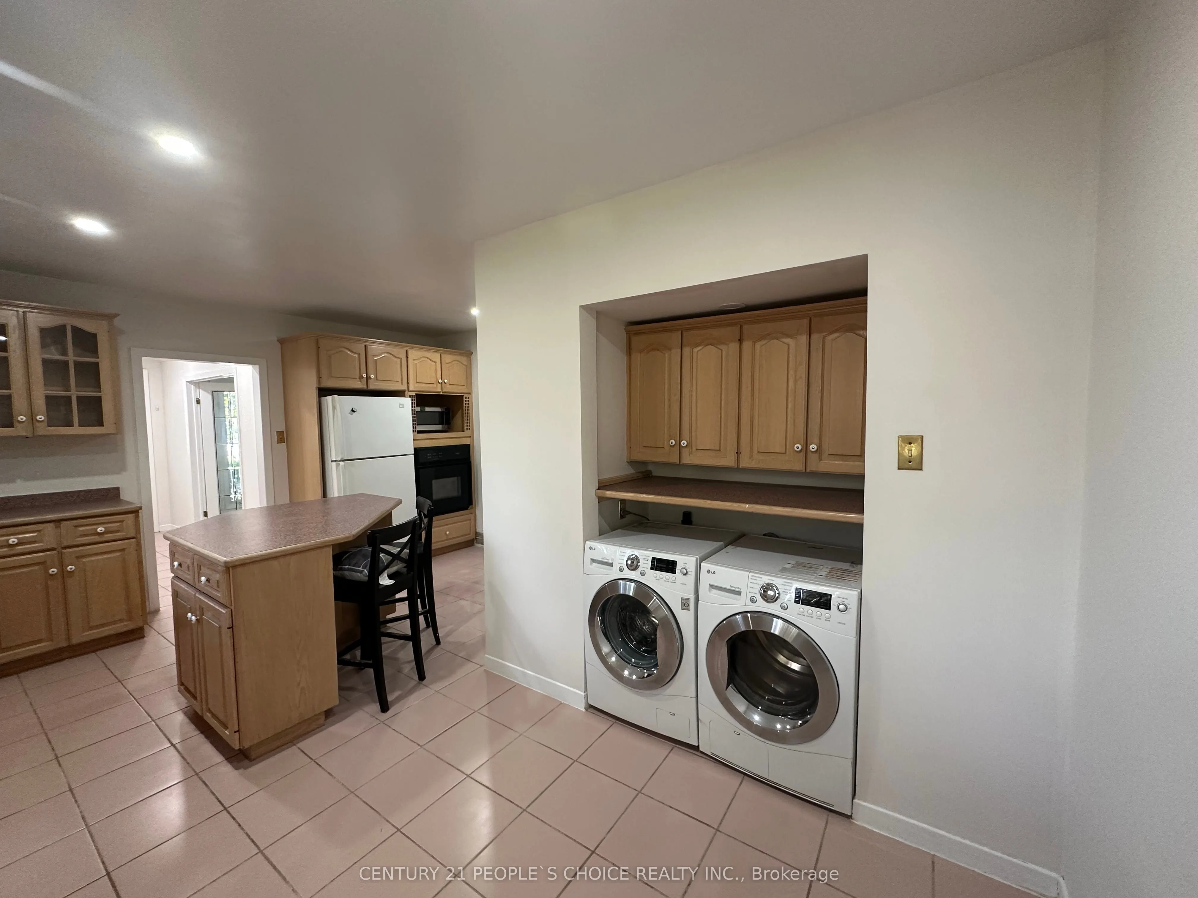 1252 Mont Clair Drive, #Main Floor