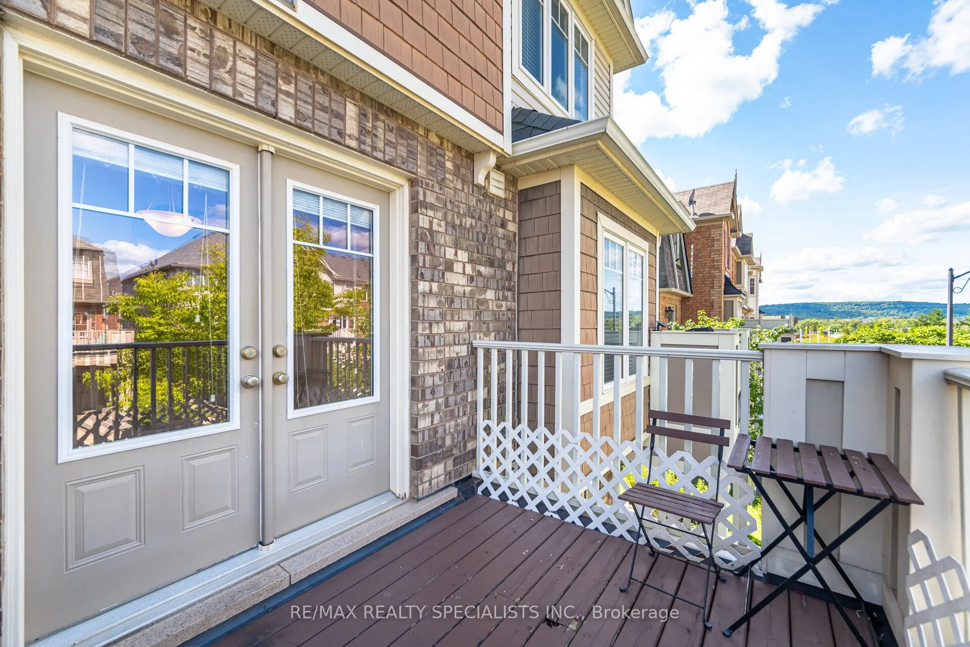 888 Willingdon Crescent