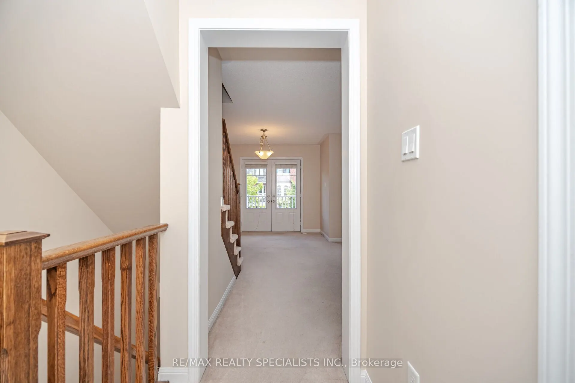 888 Willingdon Crescent