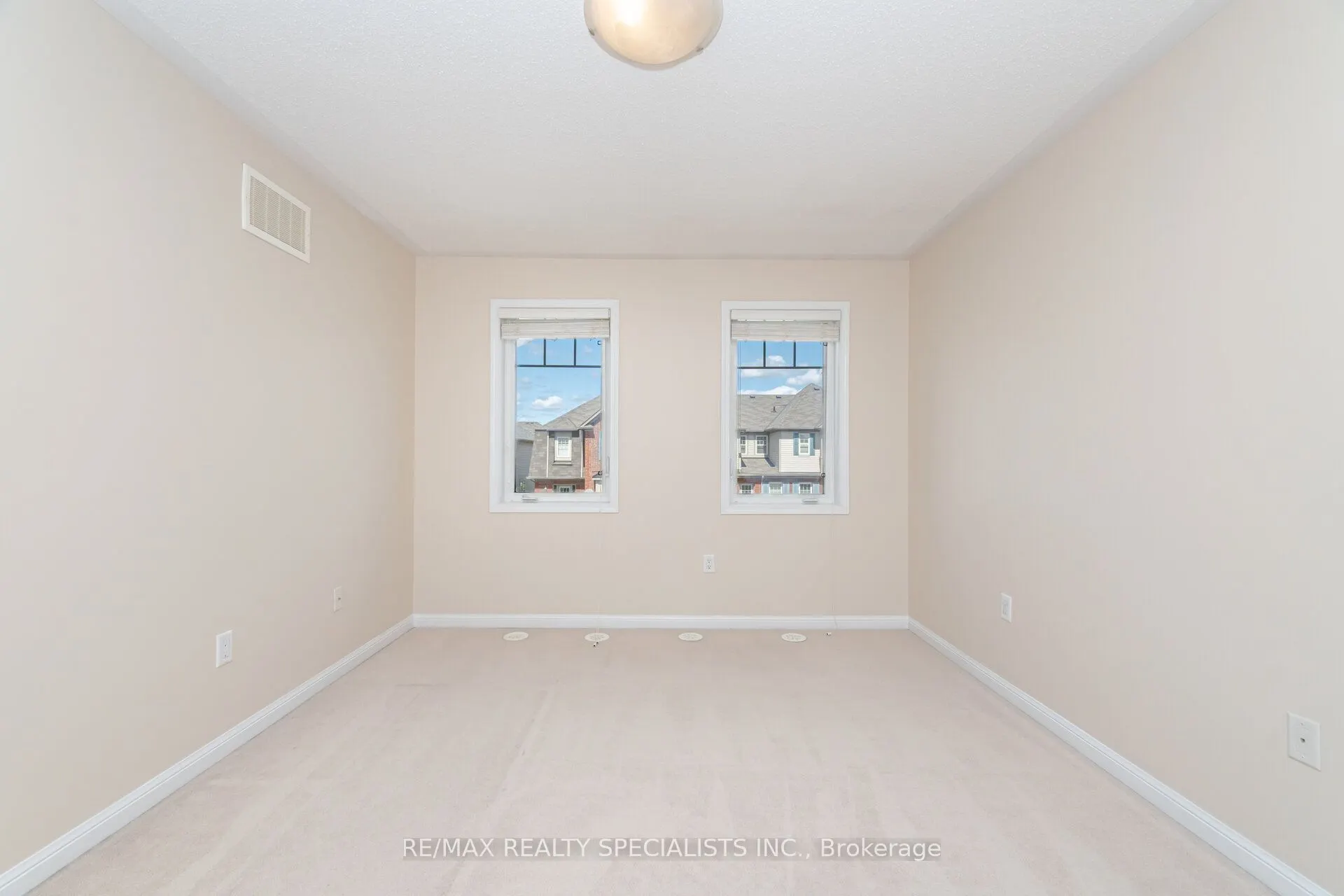 888 Willingdon Crescent