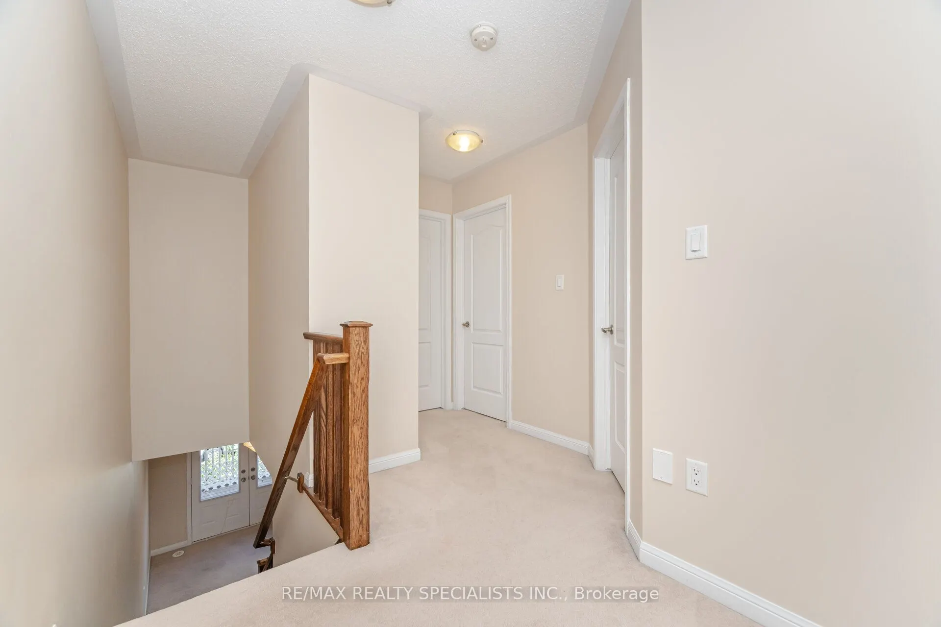 888 Willingdon Crescent