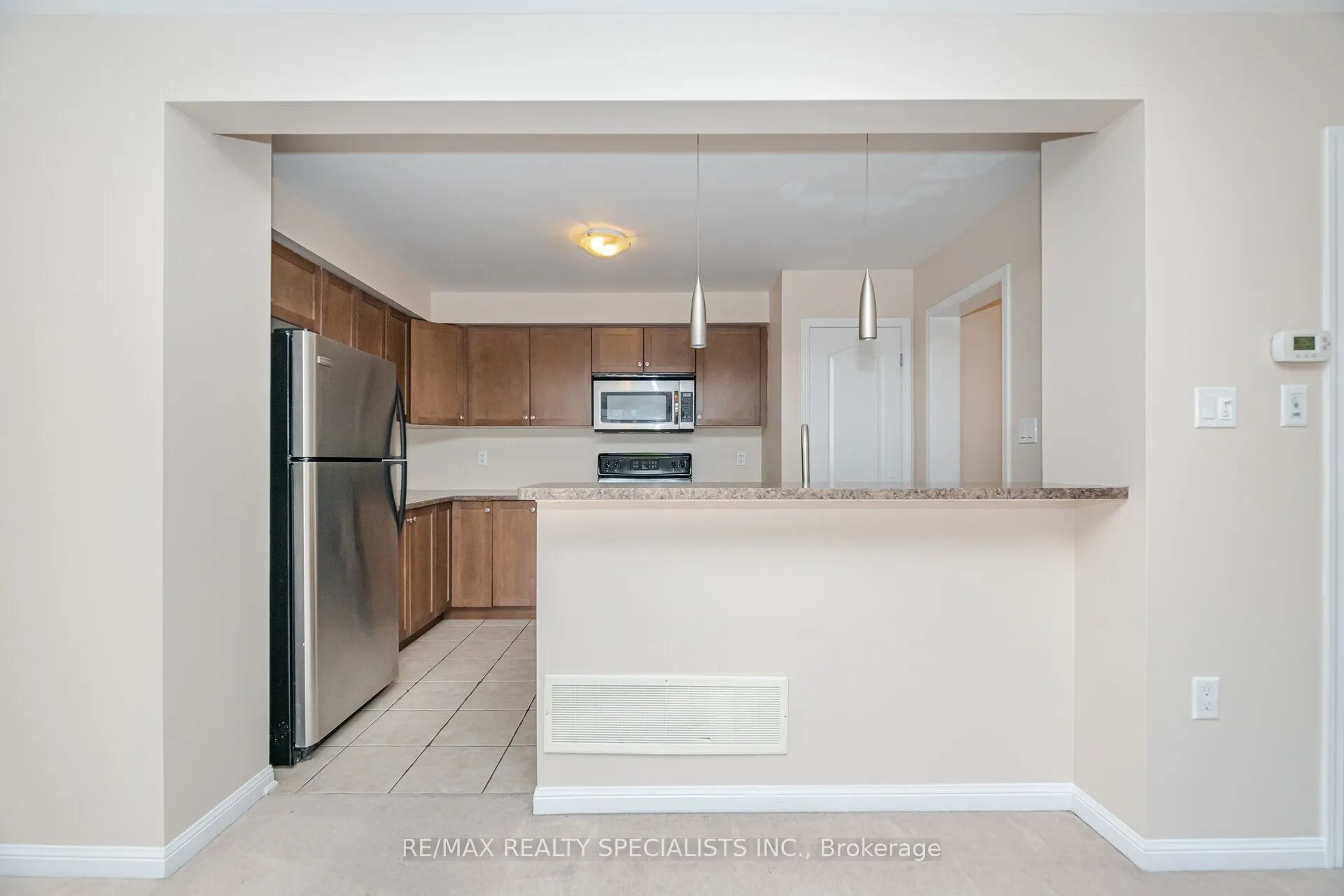 888 Willingdon Crescent