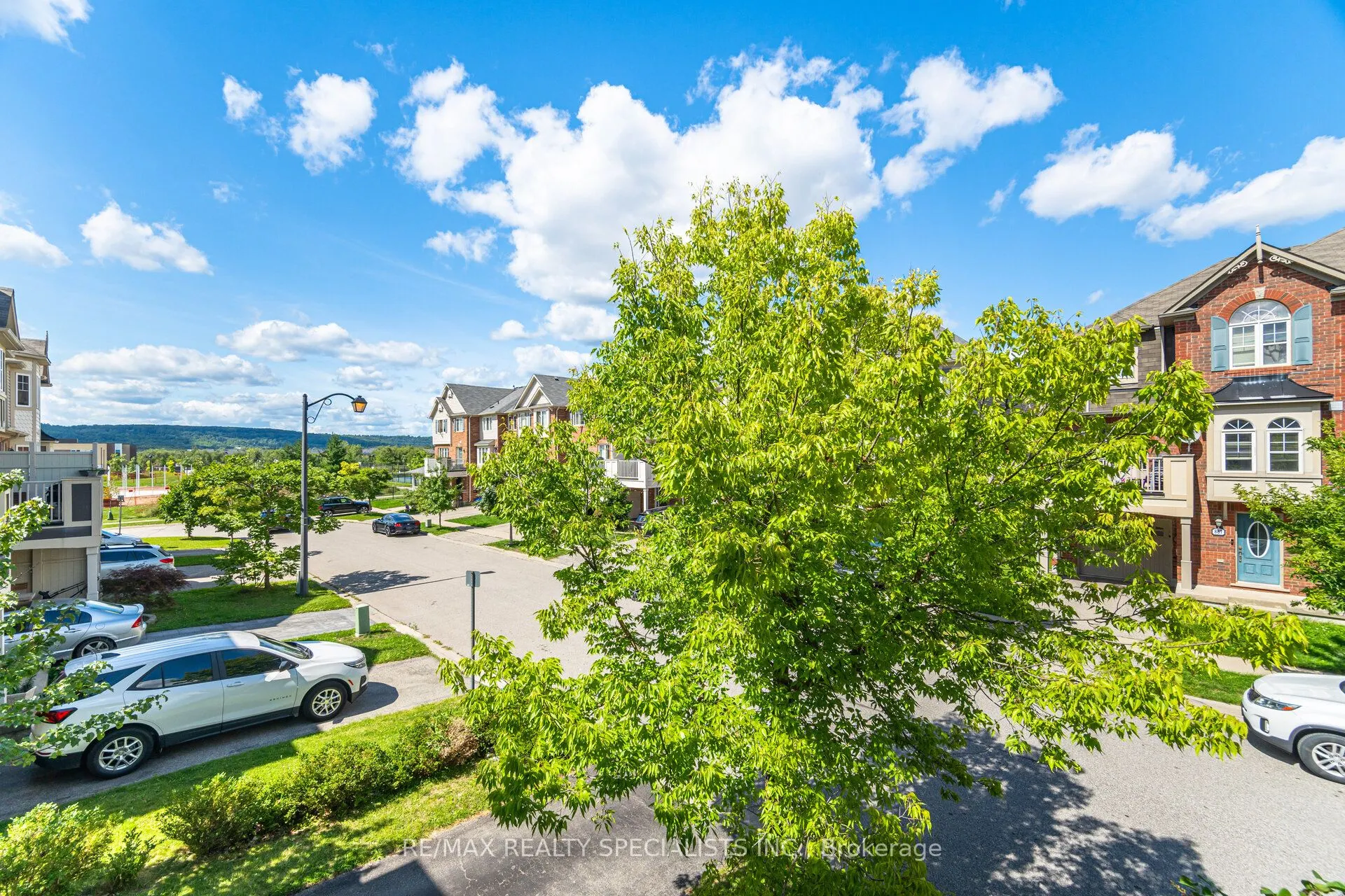 888 Willingdon Crescent
