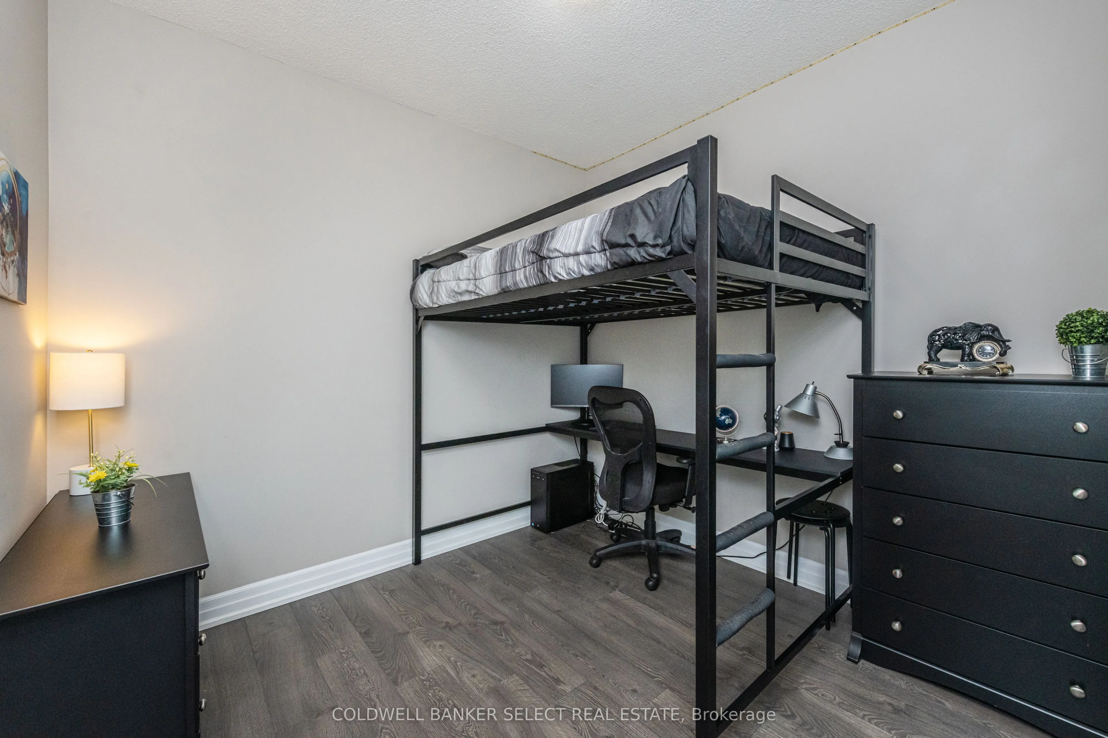 50 Ann Street, #403