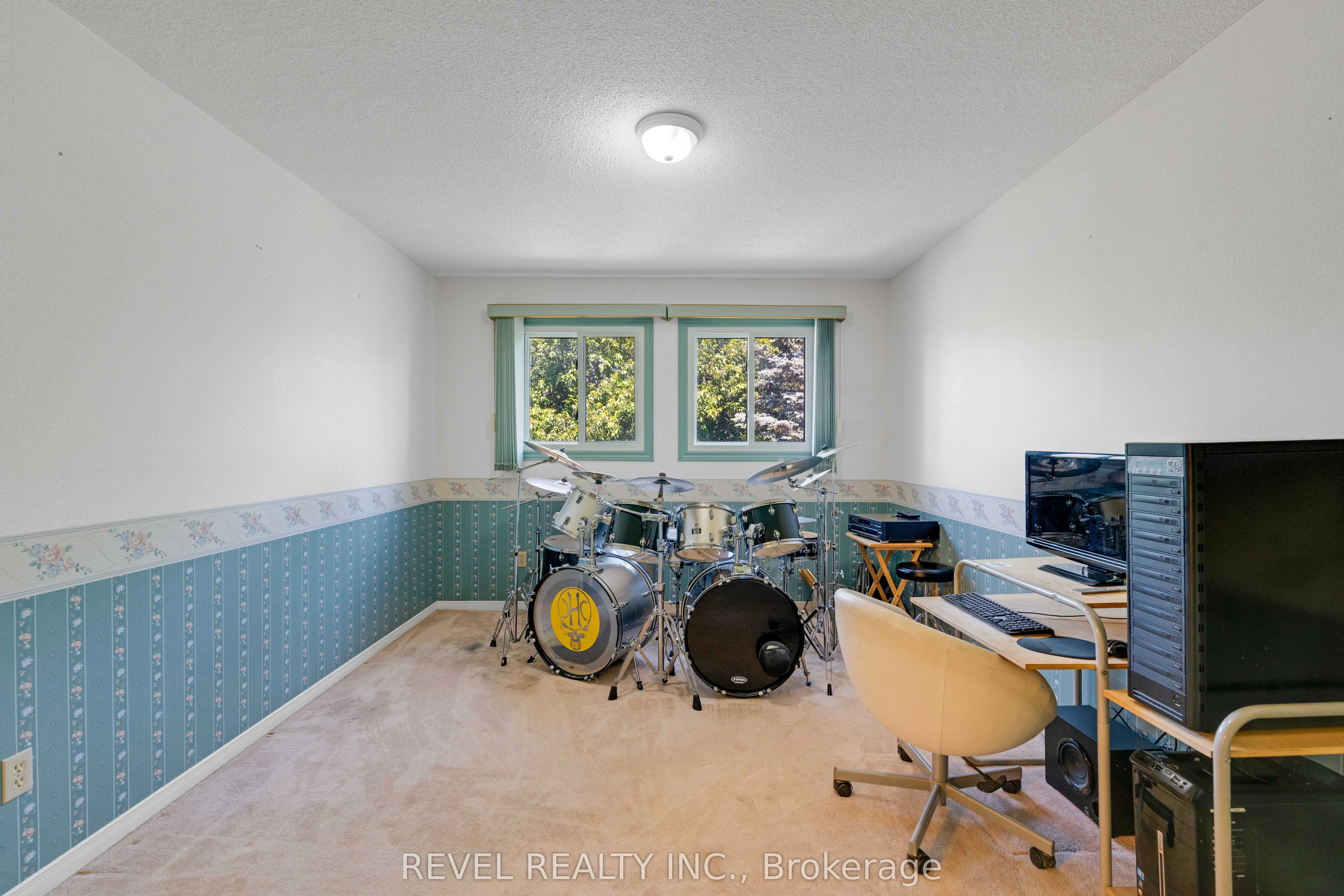 42 Deer Valley Drive