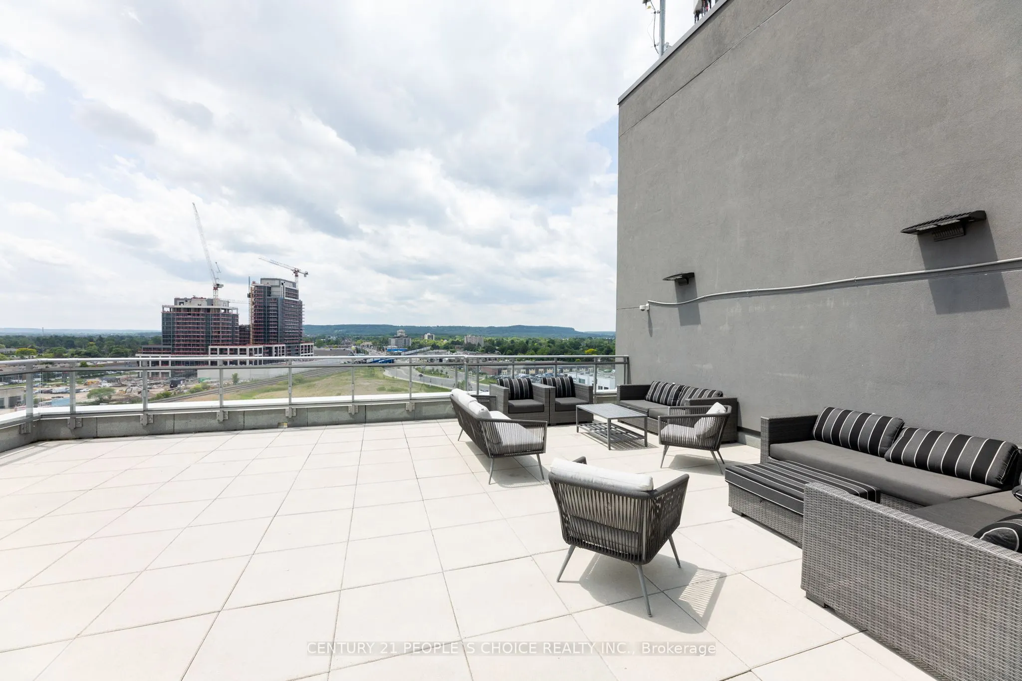 716 Main Street E, #1001