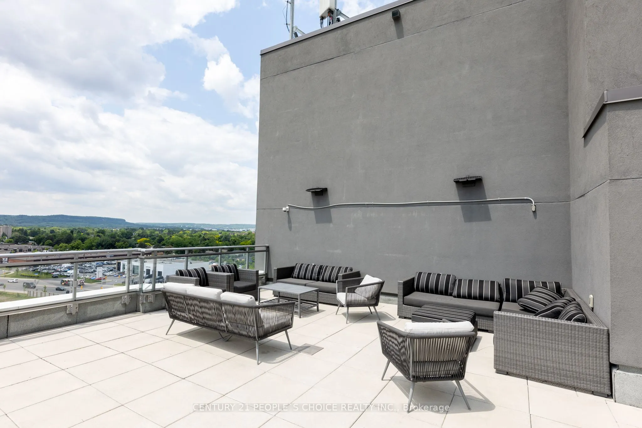 716 Main Street E, #1001