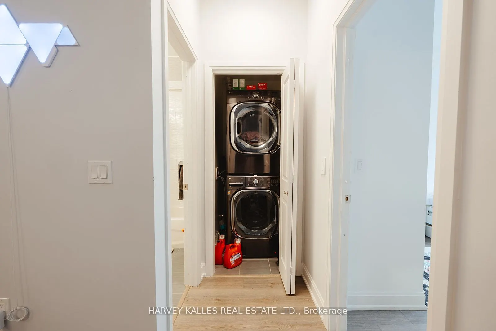 216 Oak Park Boulevard, #227