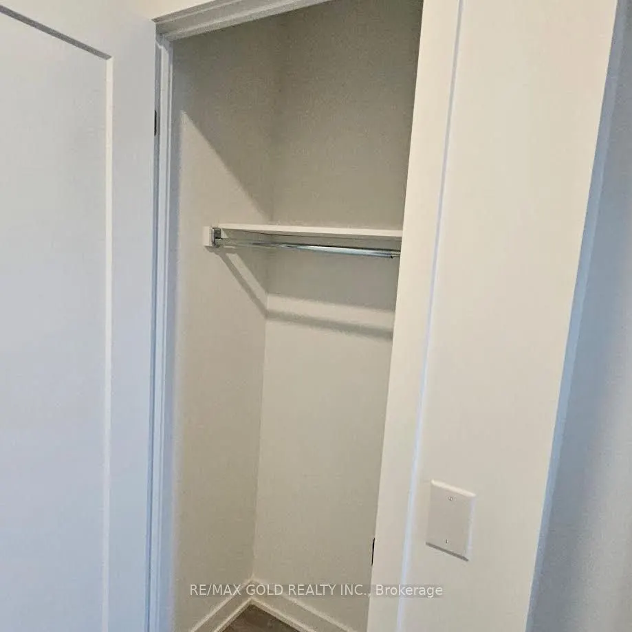 5105 Hurontario Street, #321