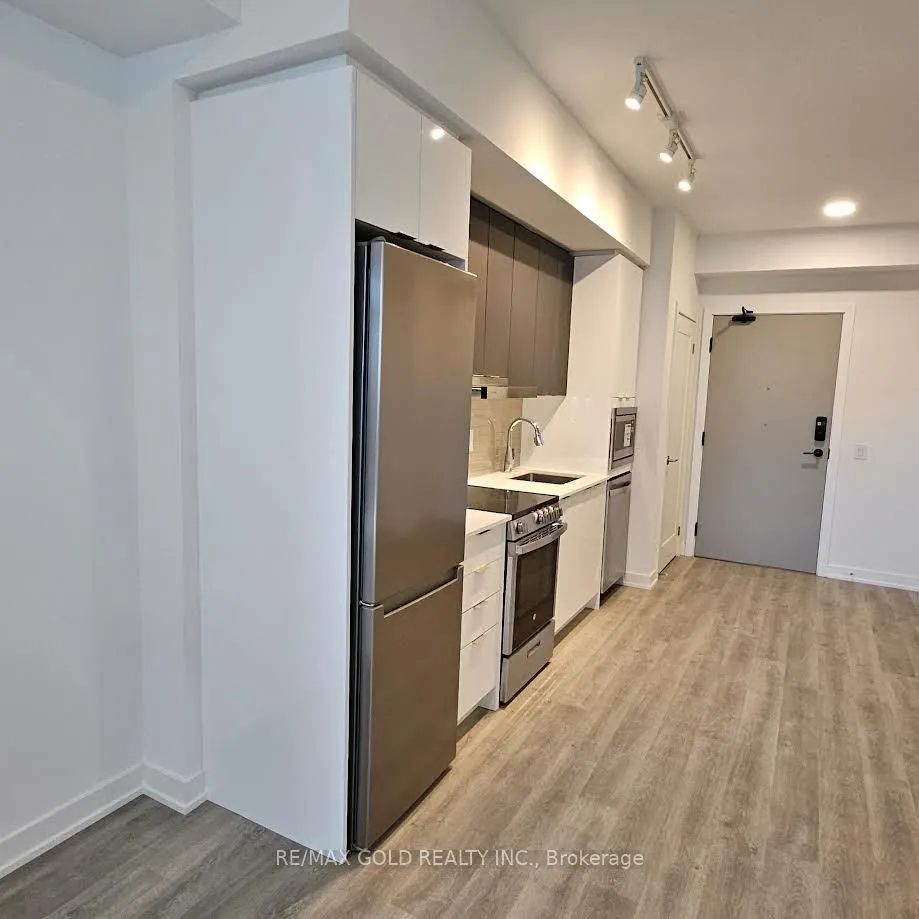 5105 Hurontario Street, #321