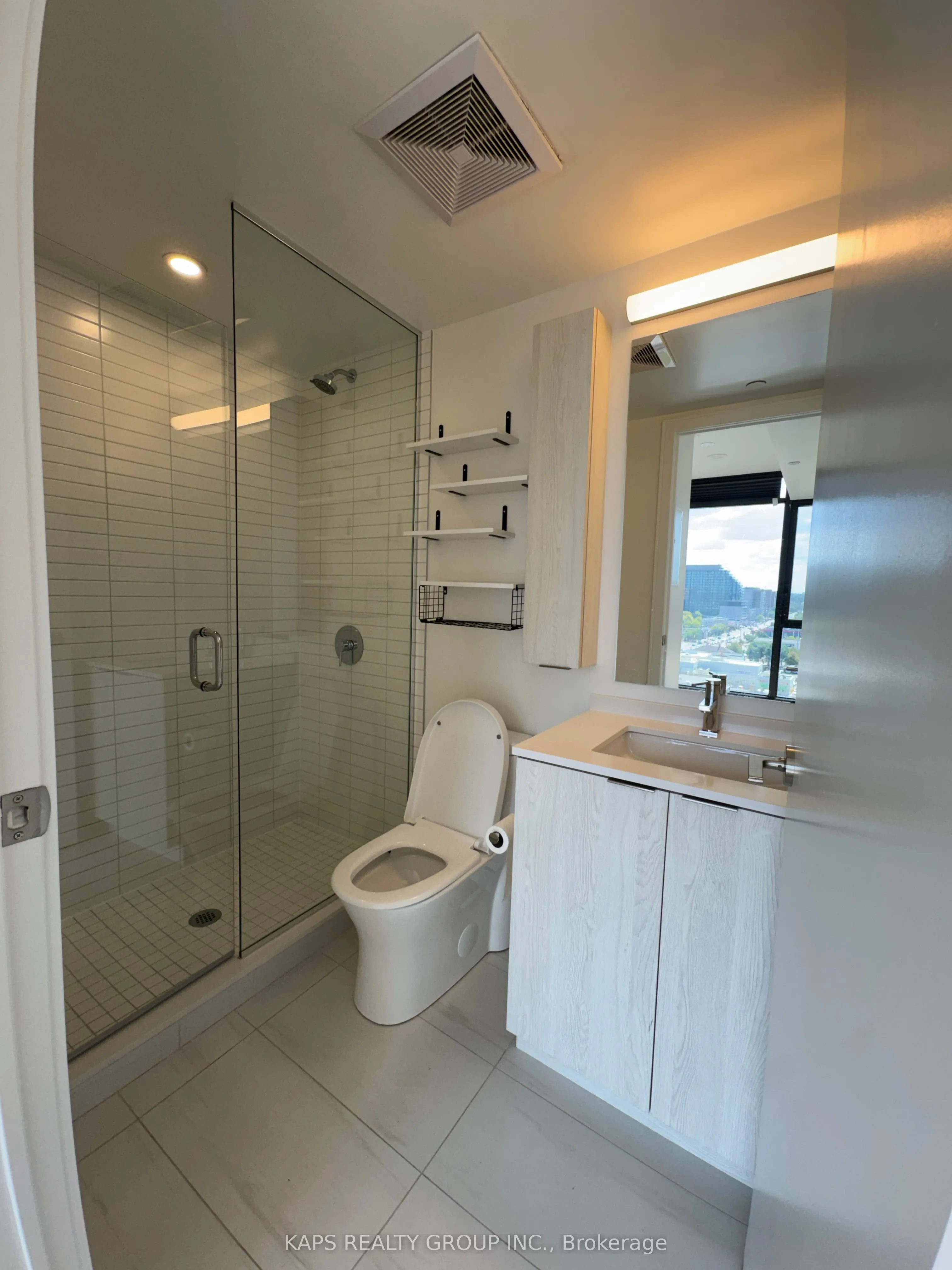 86 Dundas Street E, #1117