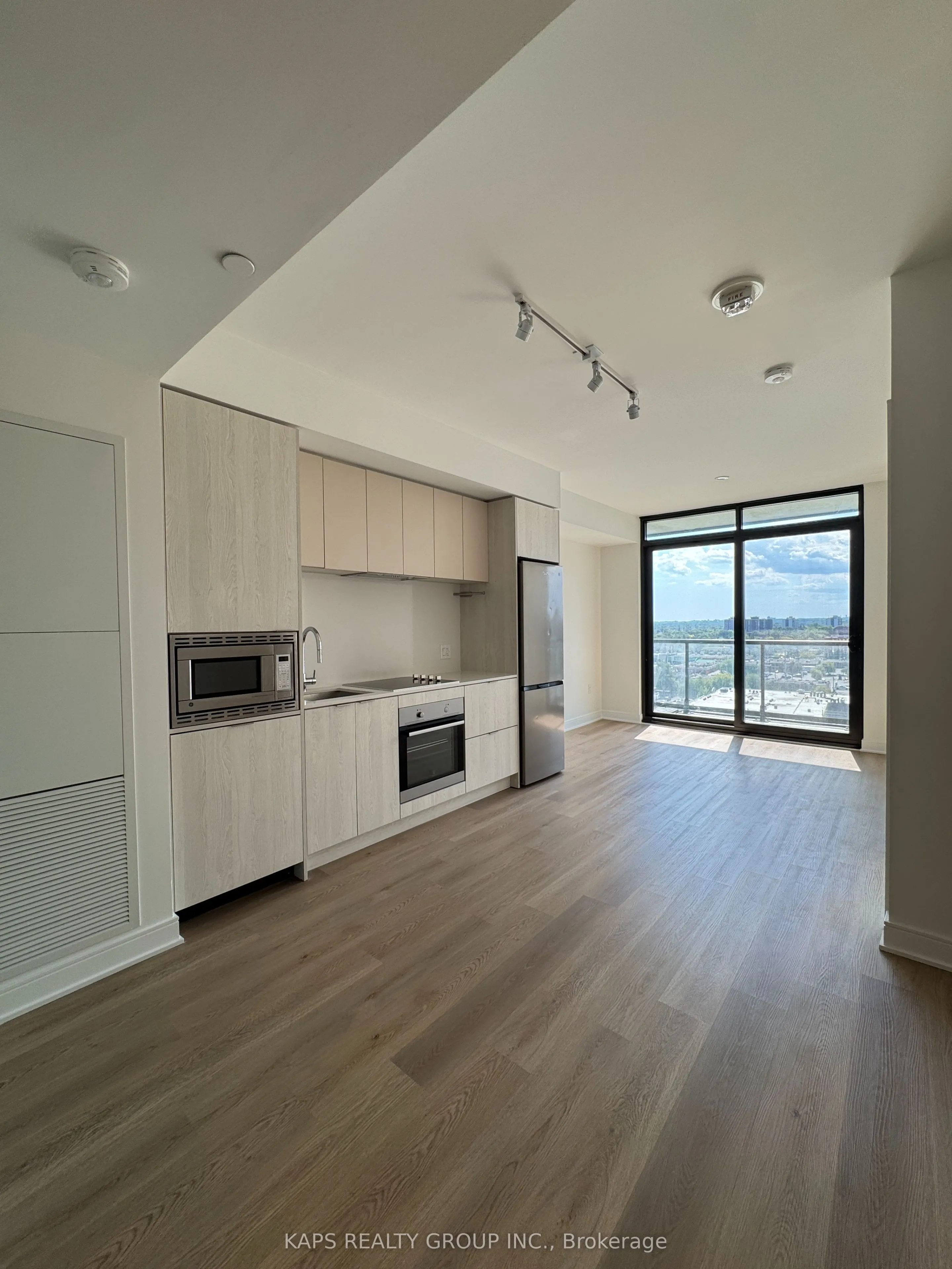 86 Dundas Street E, #1117