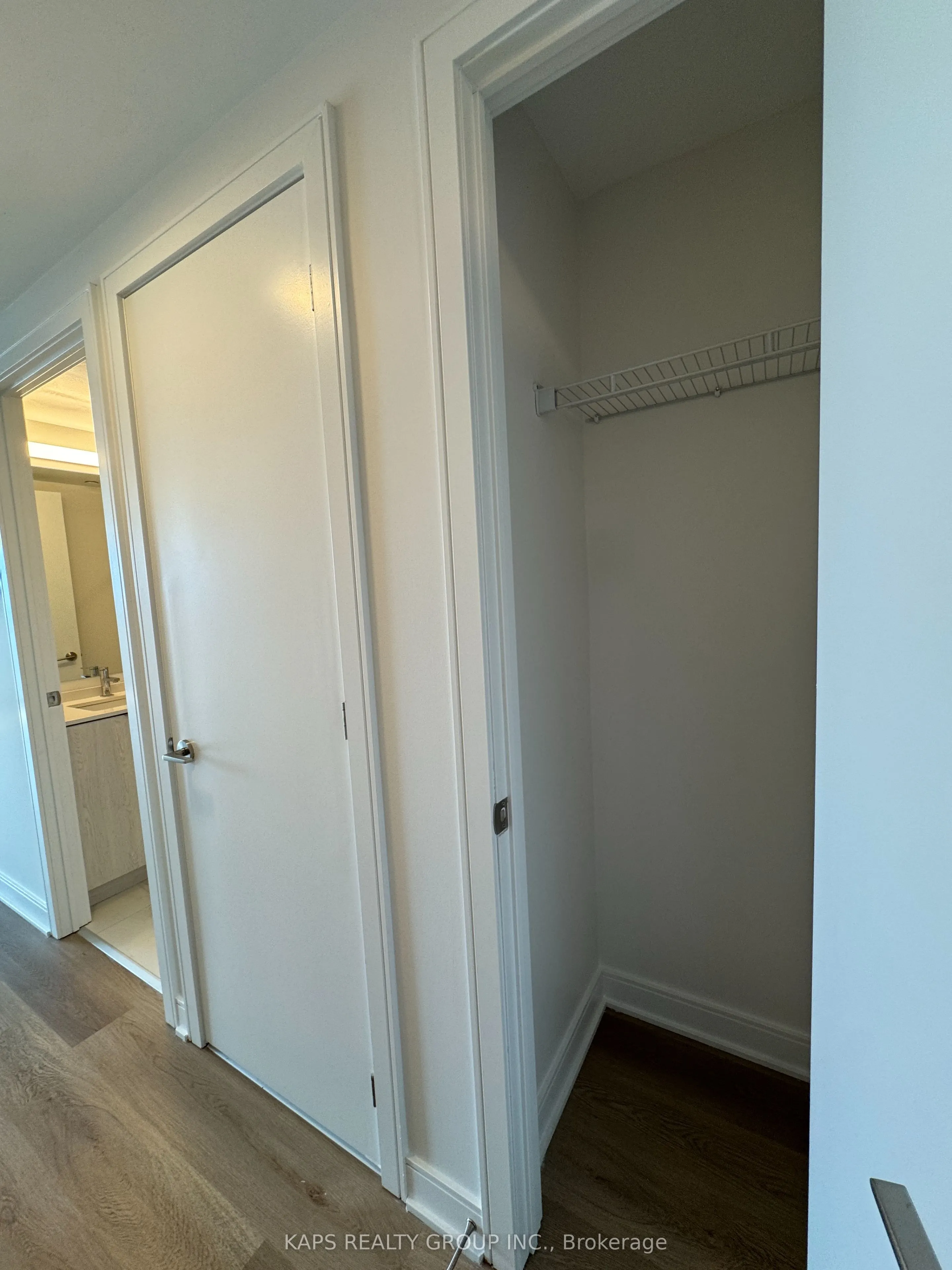 86 Dundas Street E, #1117