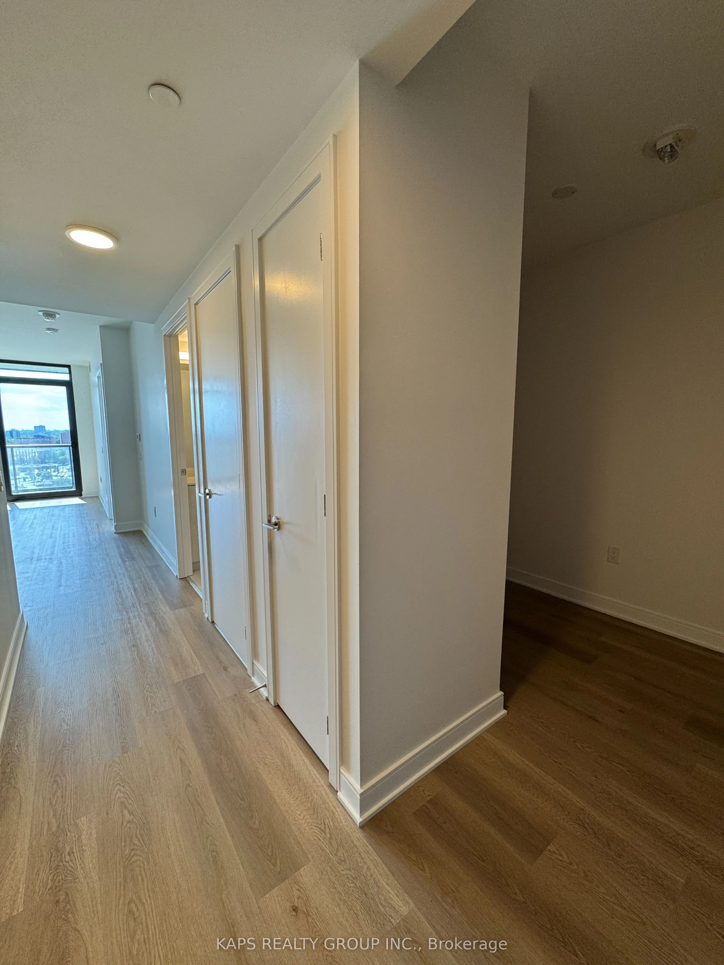 86 Dundas Street E, #1117