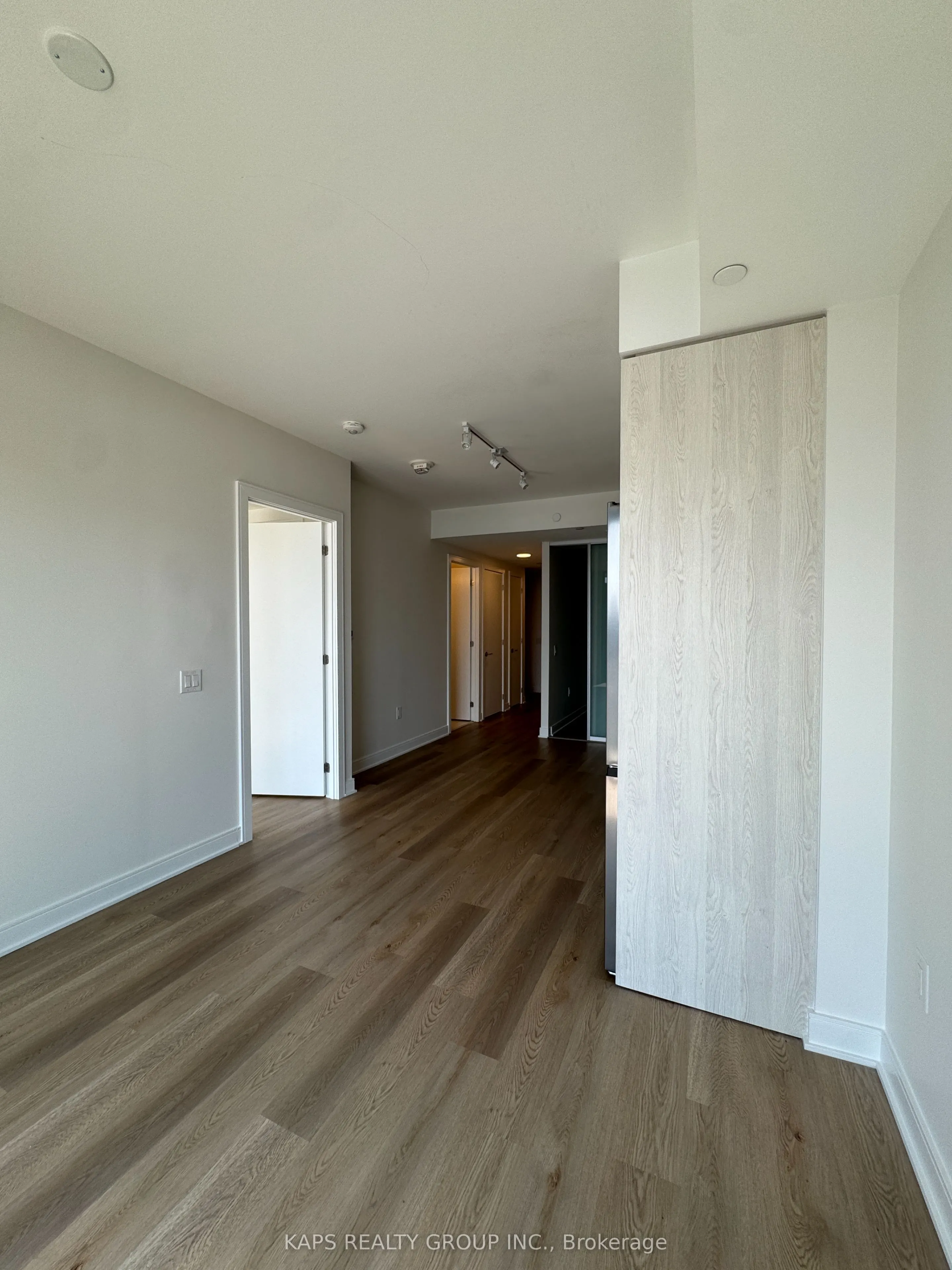 86 Dundas Street E, #1117