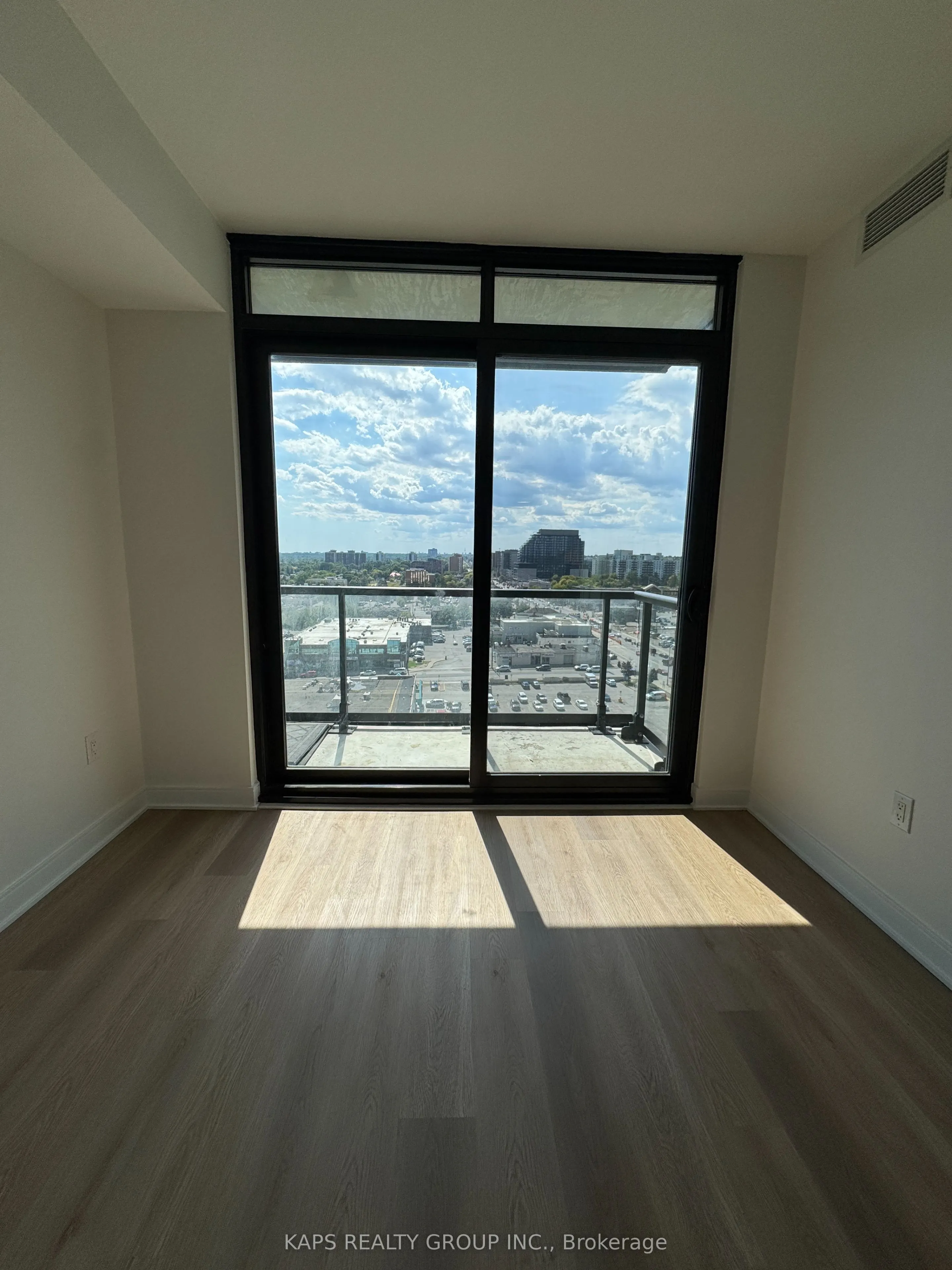 86 Dundas Street E, #1117