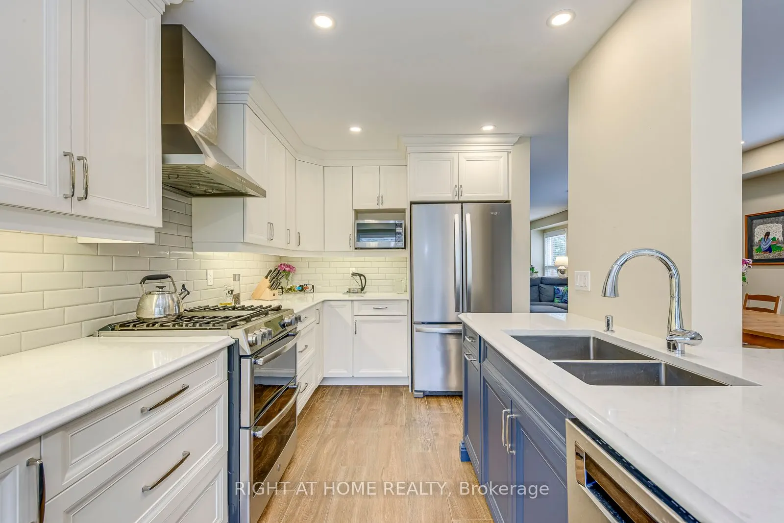 2472 Newcastle Crescent